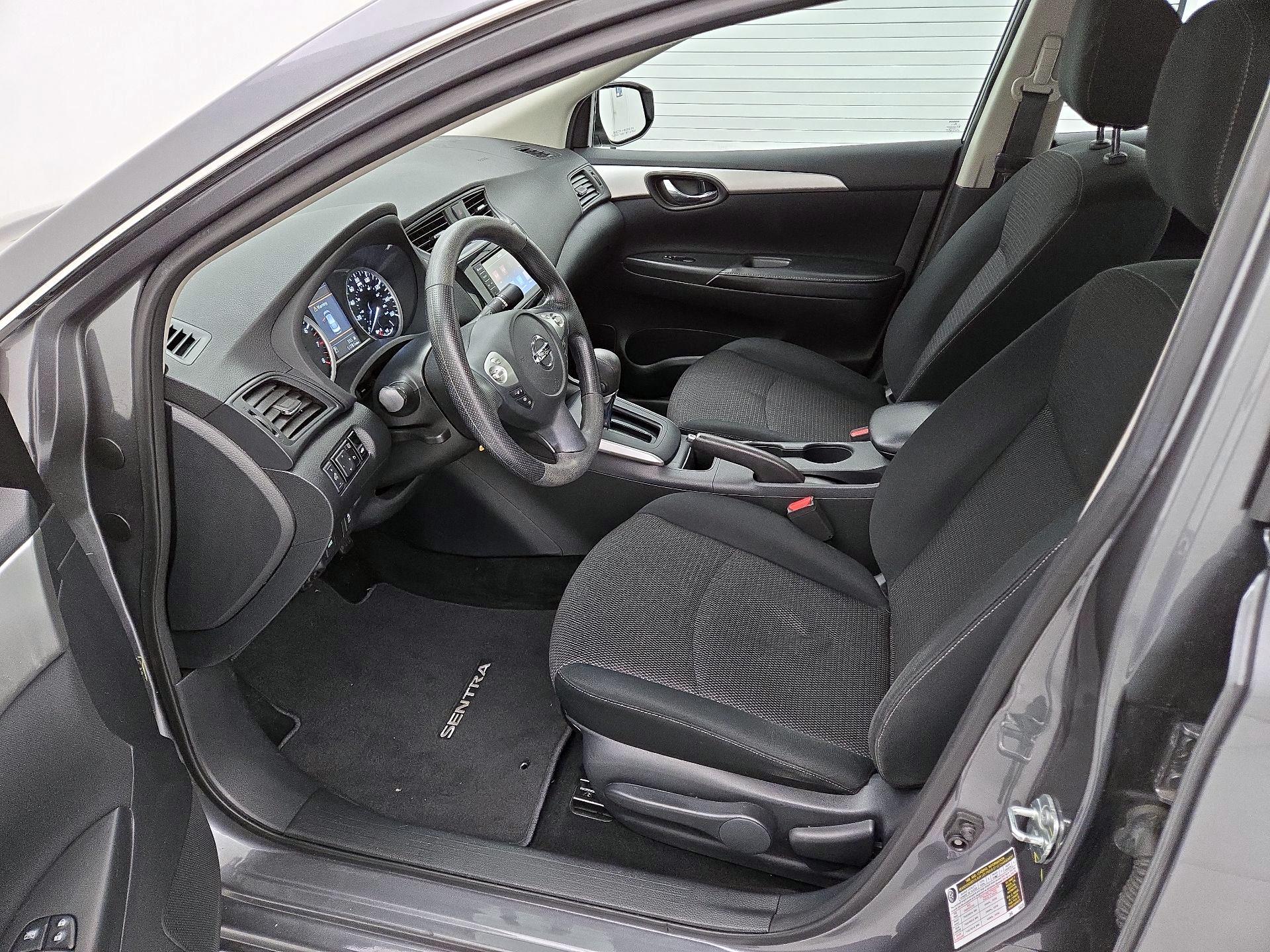 Thumbnail: 2019 Nissan Sentra - 11