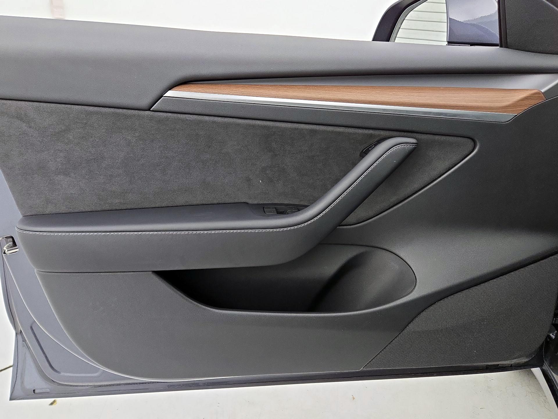 Thumbnail: 2023 Tesla Model 3 - 12
