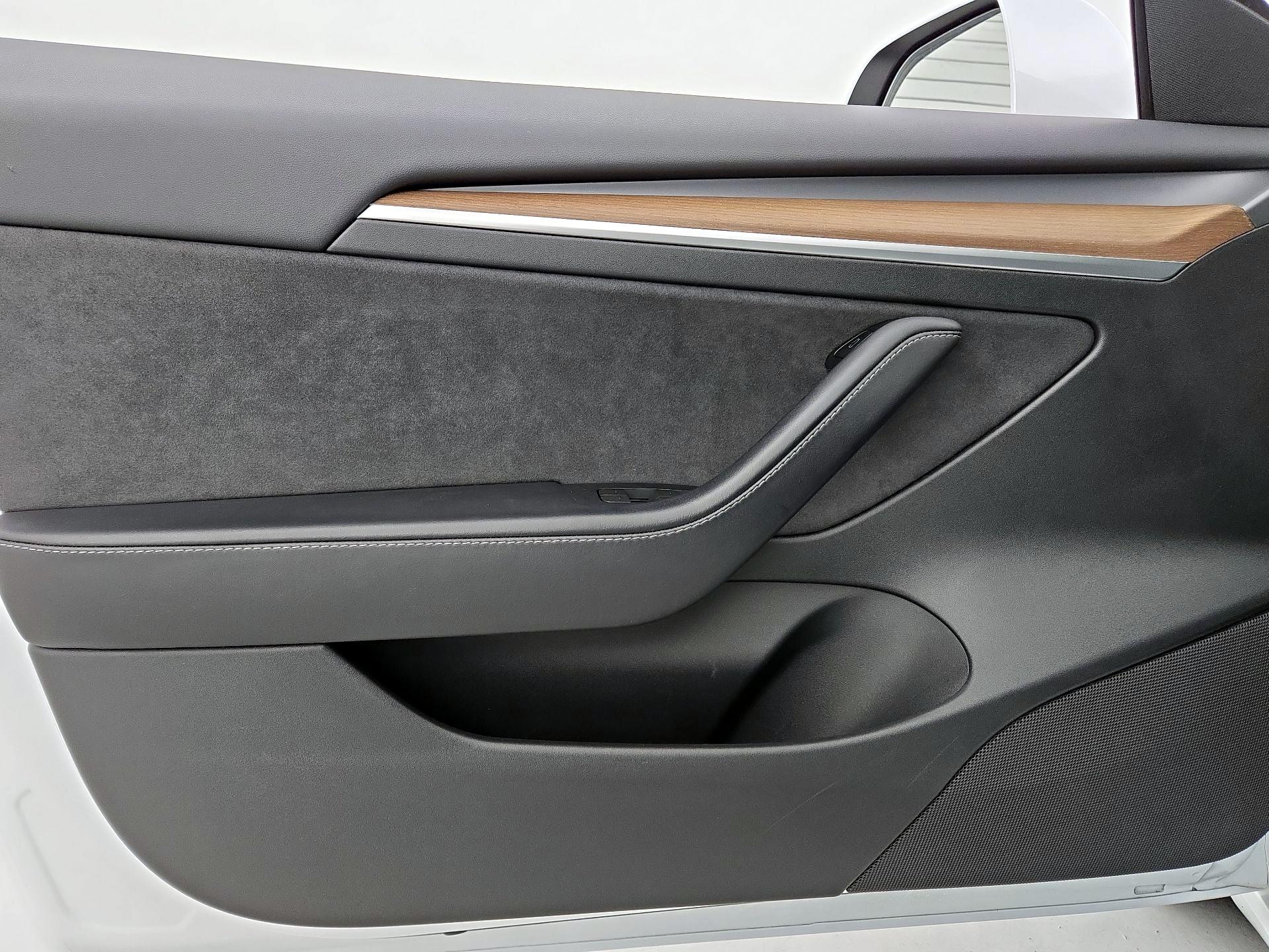 Thumbnail: 2023 Tesla Model 3 - 12