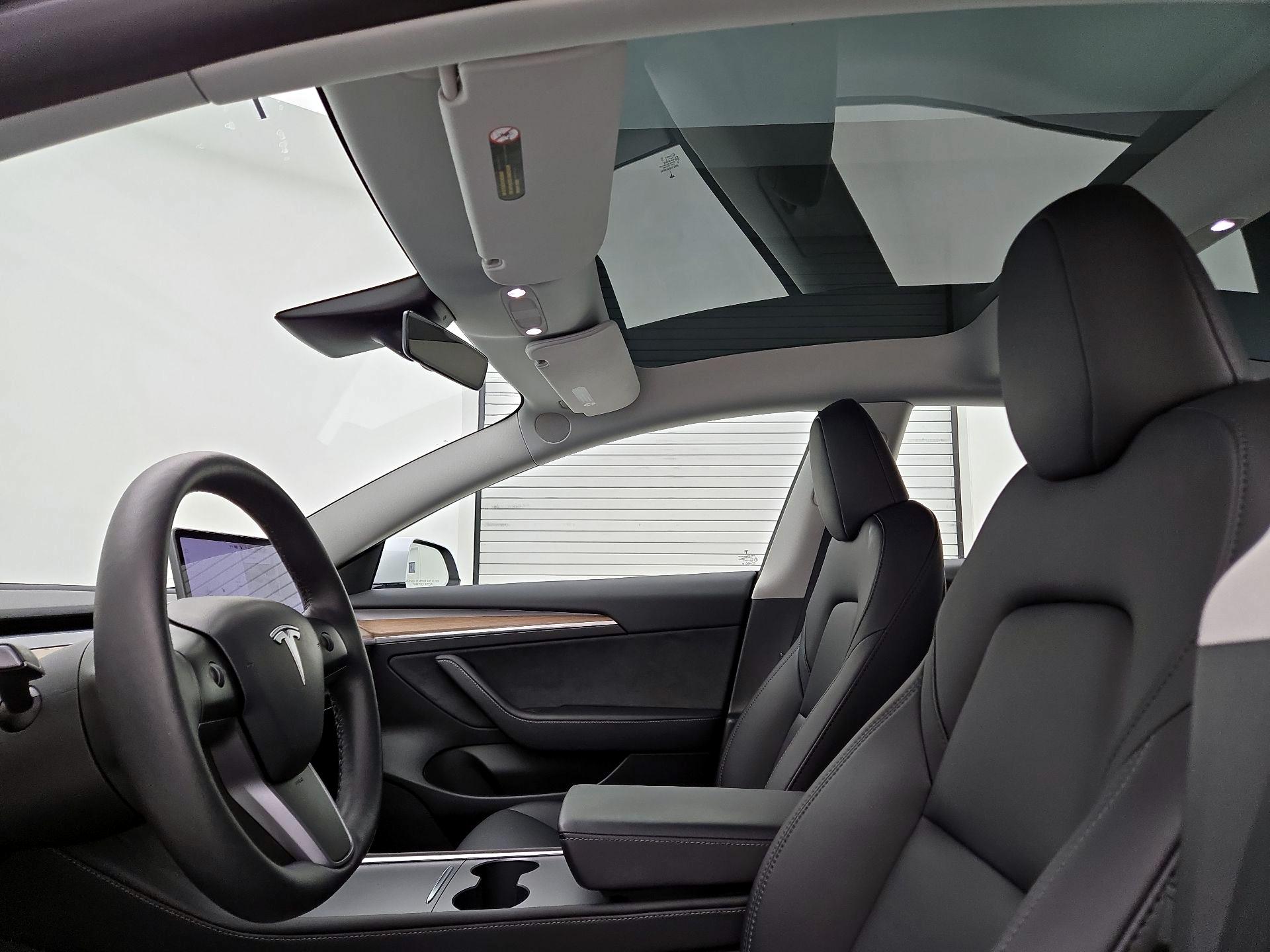 Thumbnail: 2023 Tesla Model 3 - 19