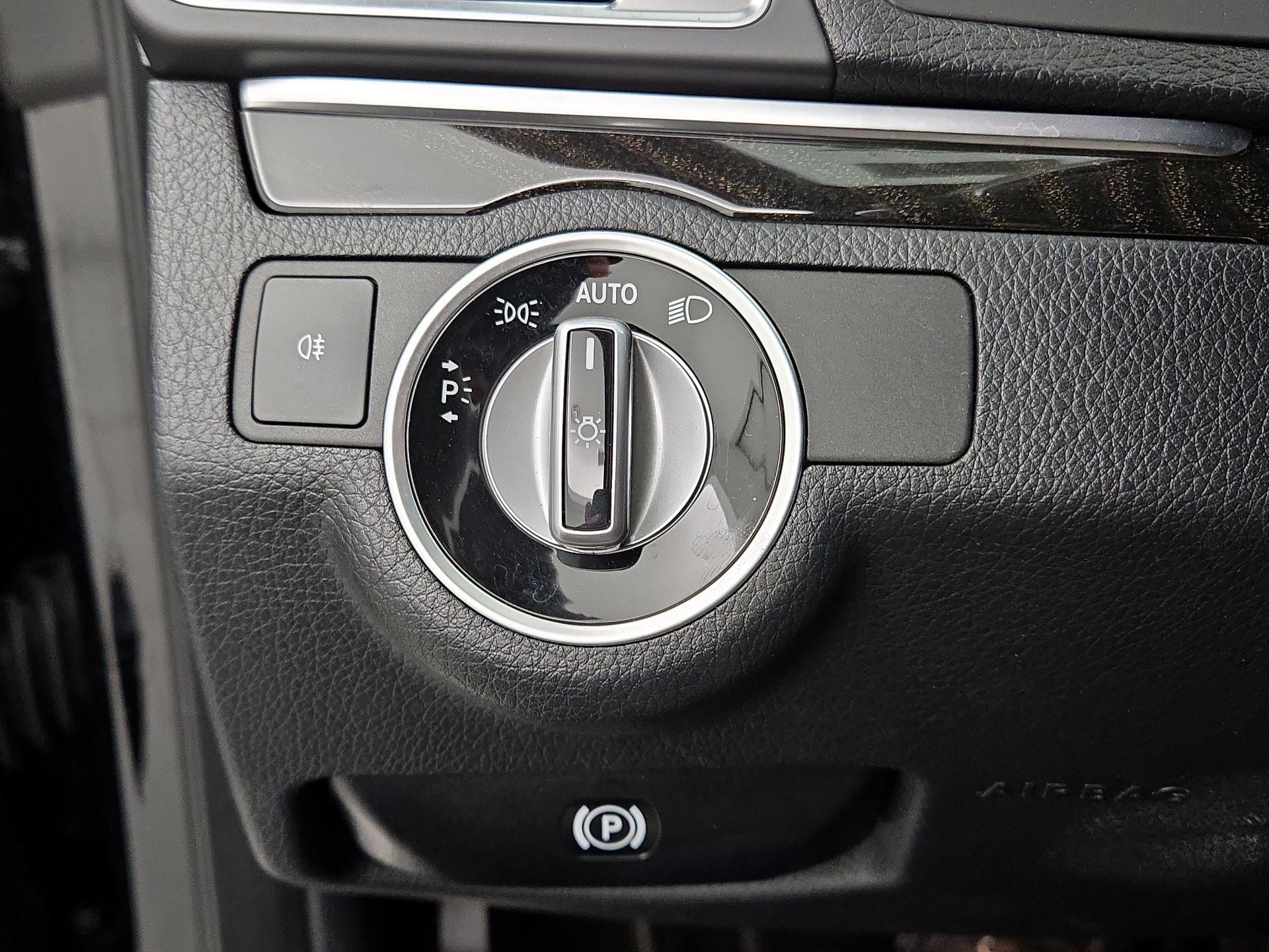 Thumbnail: 2016 Mercedes-Benz E-Class - 13