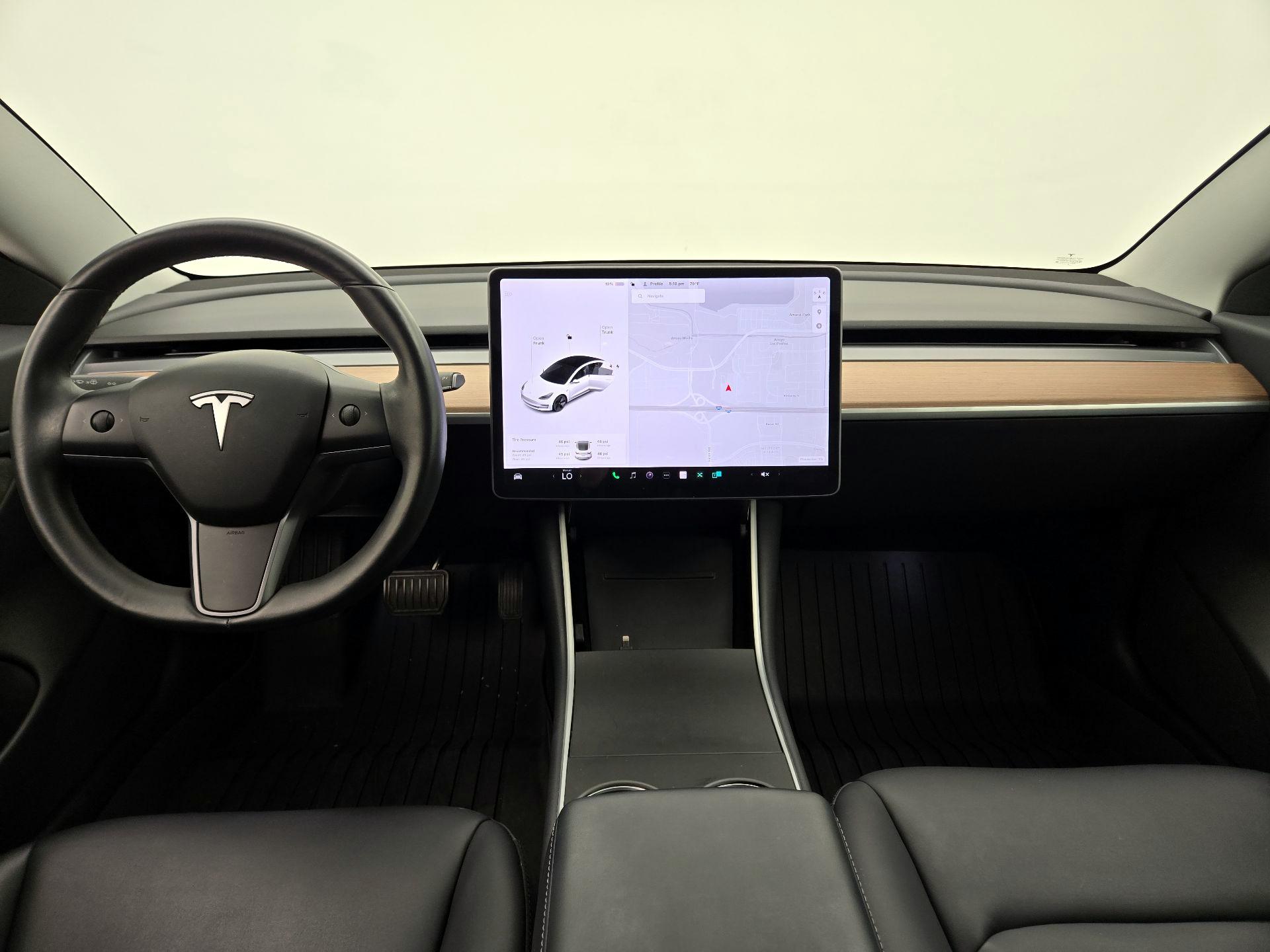 Thumbnail: 2018 Tesla Model 3 - 9