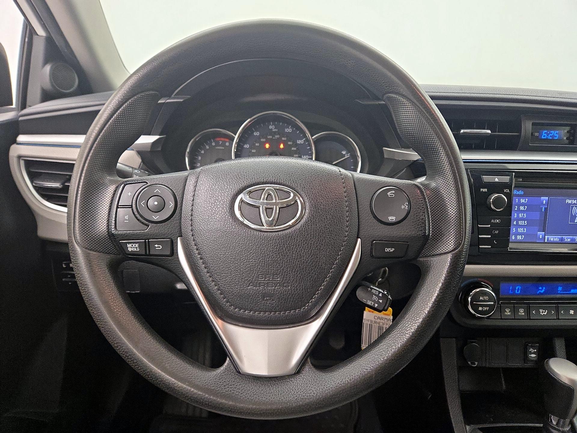 Thumbnail: 2015 Toyota Corolla - 10