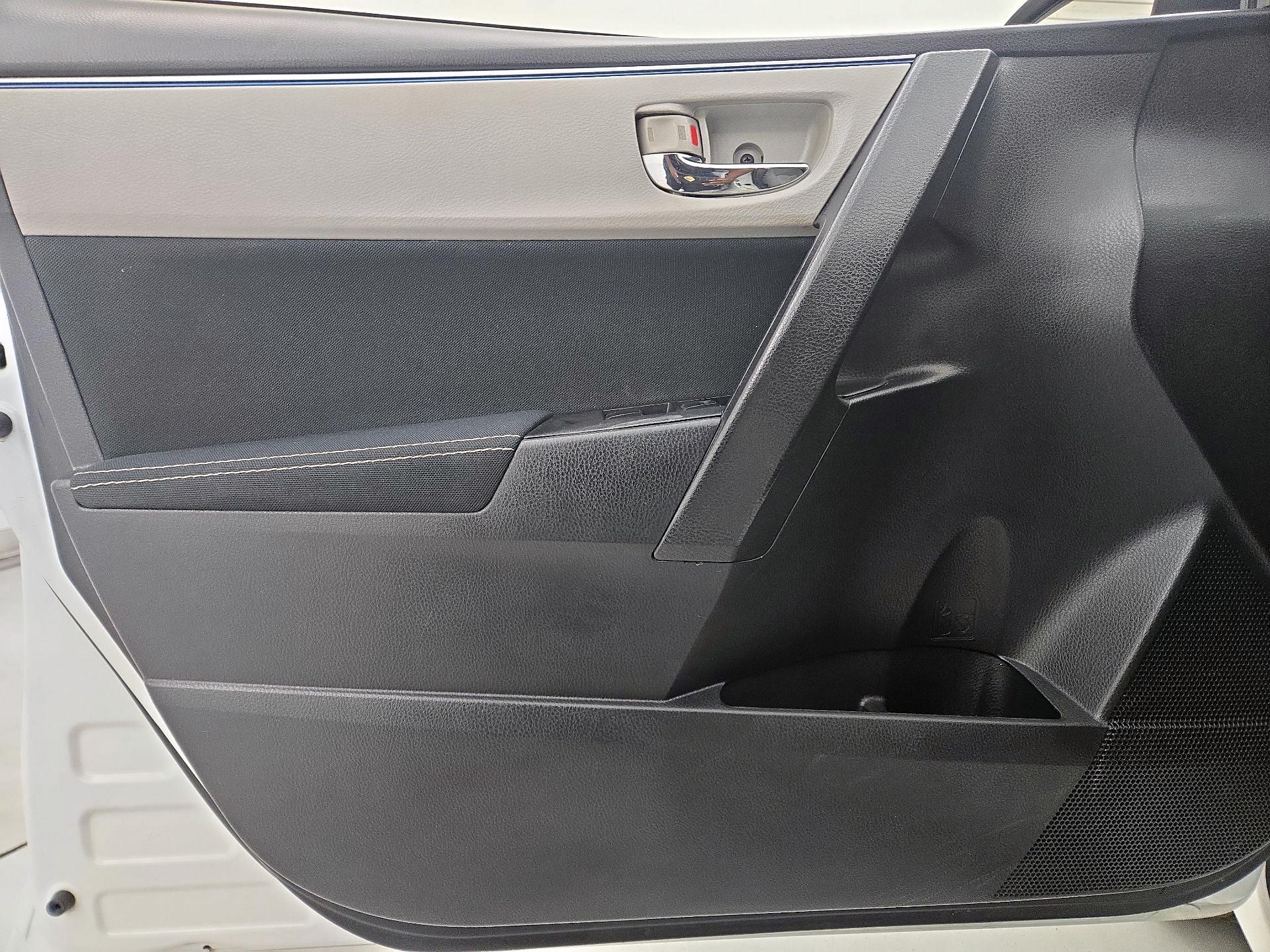 Thumbnail: 2015 Toyota Corolla - 12