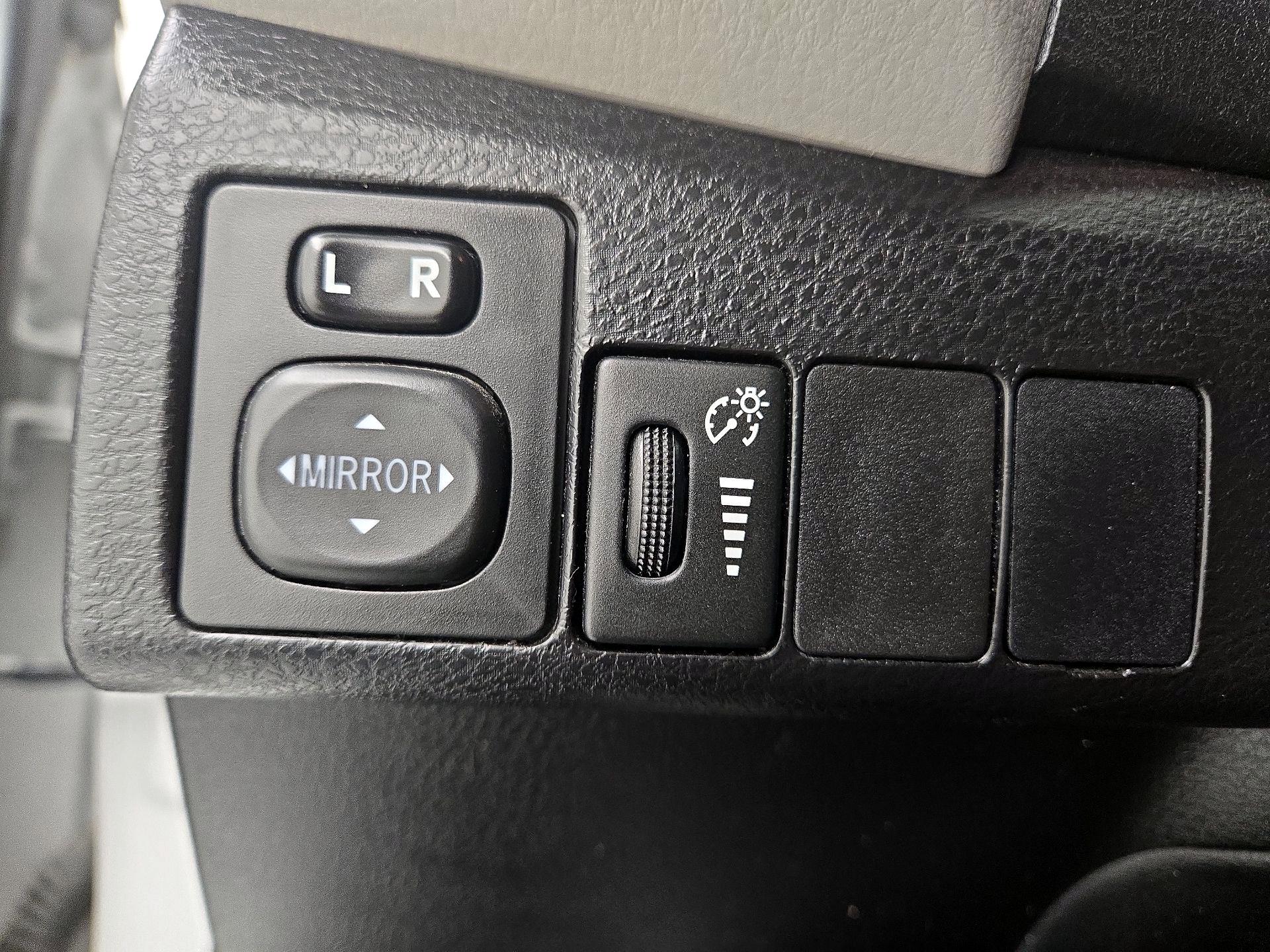 Thumbnail: 2015 Toyota Corolla - 13