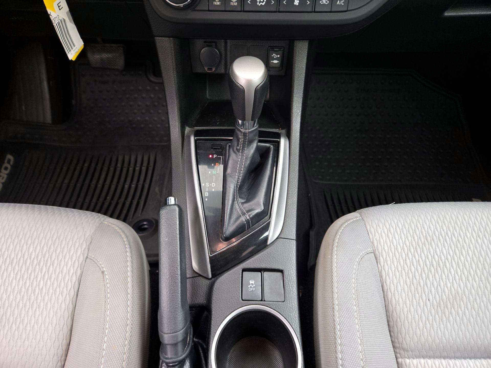 Thumbnail: 2015 Toyota Corolla - 17