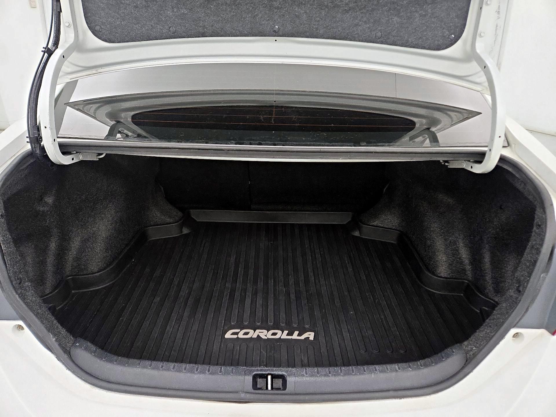 Thumbnail: 2015 Toyota Corolla - 19