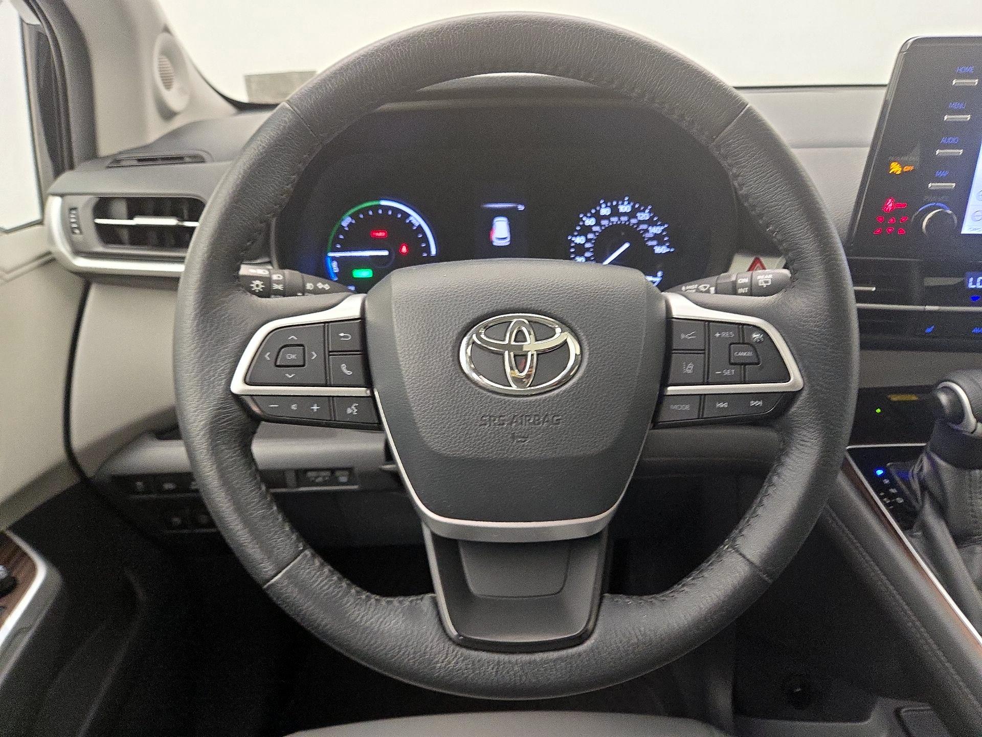 Thumbnail: 2021 Toyota Sienna - 10
