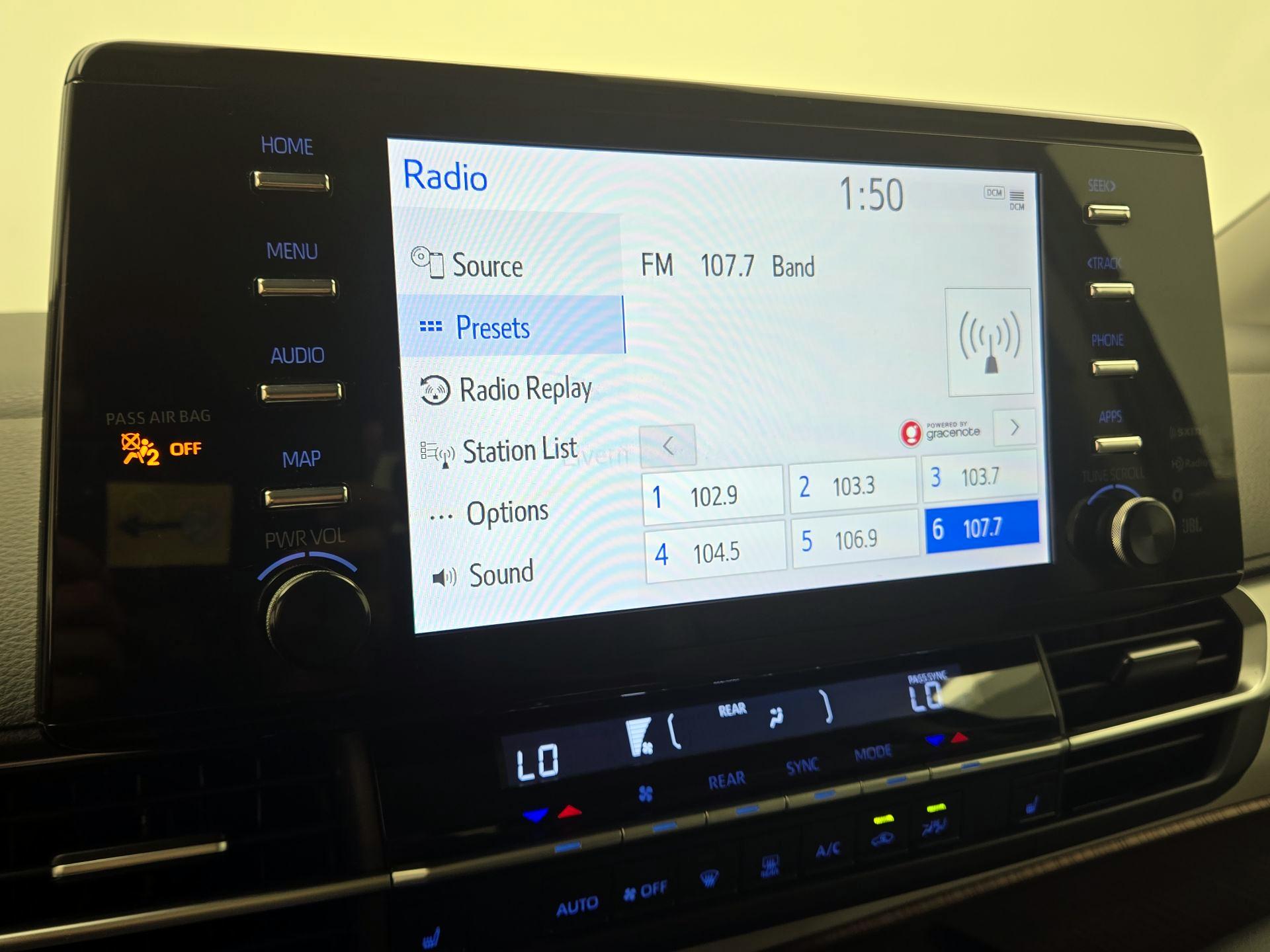 Thumbnail: 2021 Toyota Sienna - 16