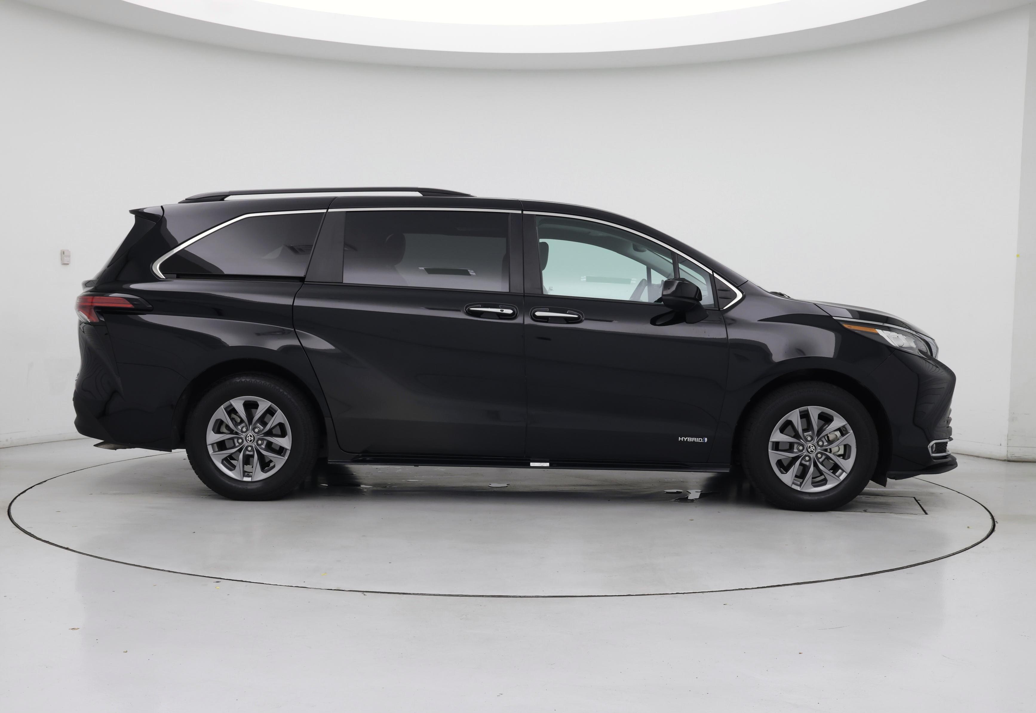 Thumbnail: 2021 Toyota Sienna - 7