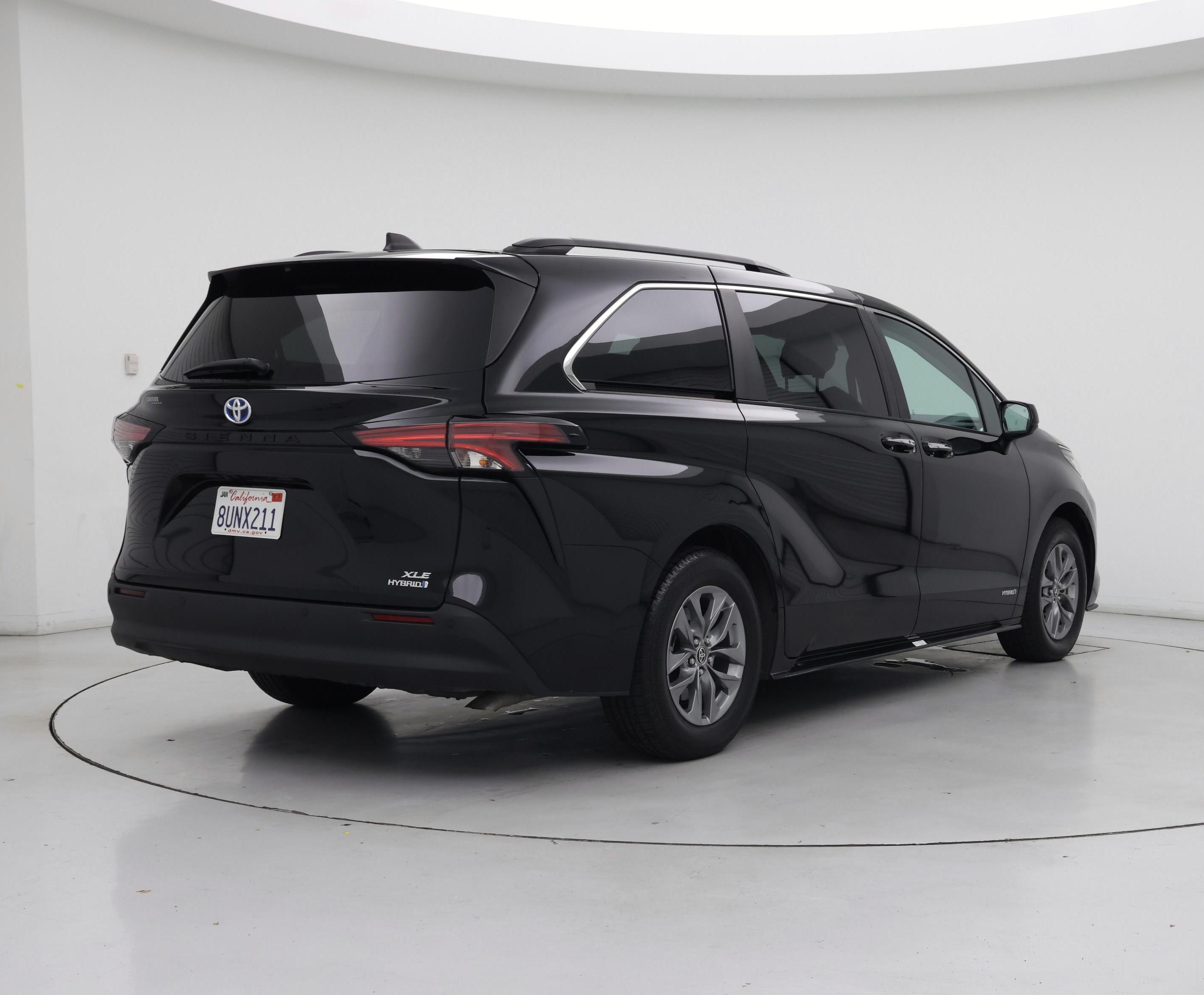 Thumbnail: 2021 Toyota Sienna - 8