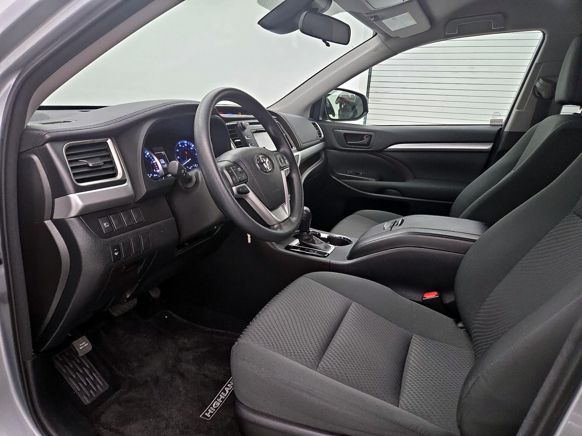 Thumbnail: 2018 Toyota Highlander - 11