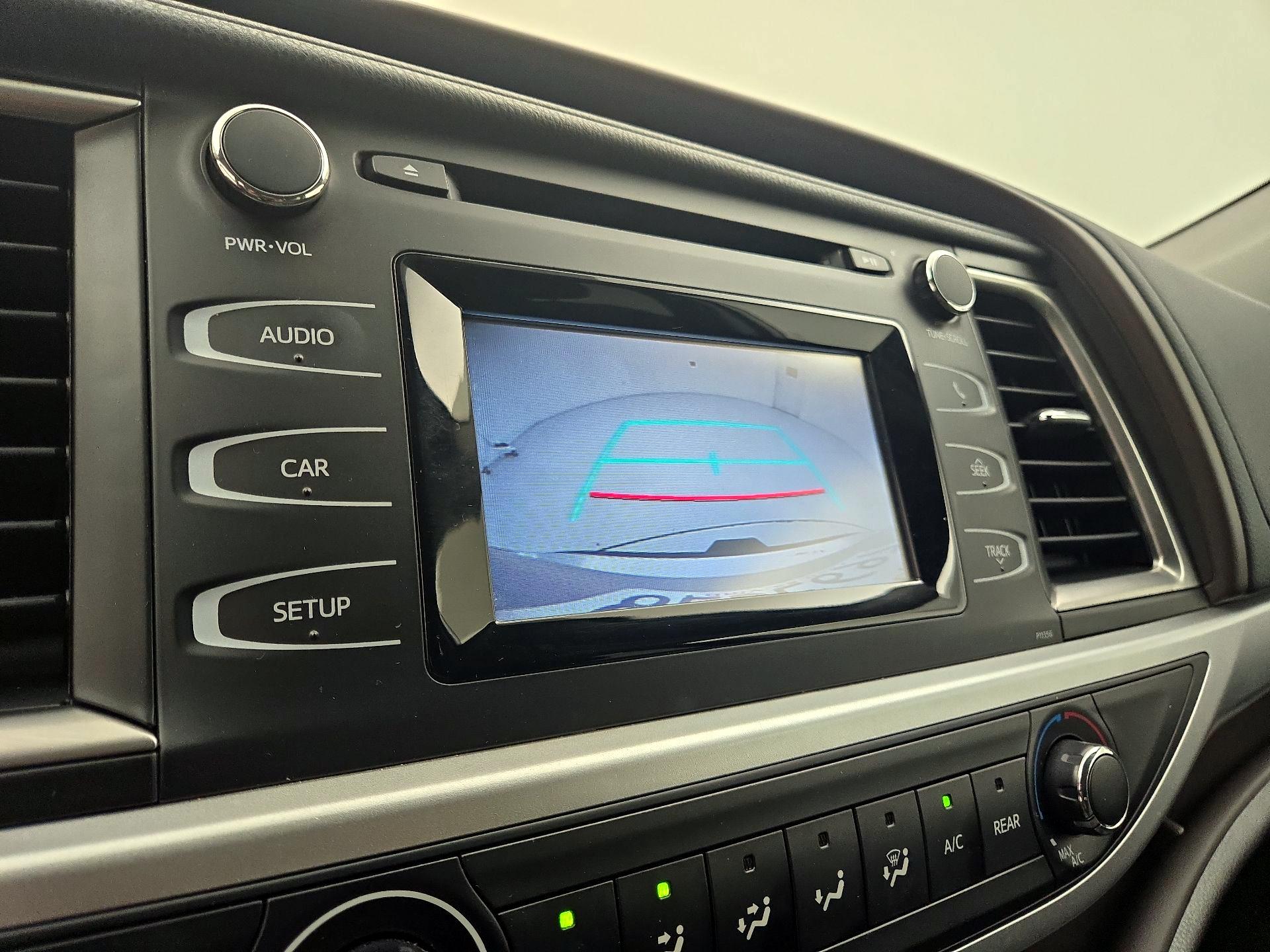 Thumbnail: 2018 Toyota Highlander - 14