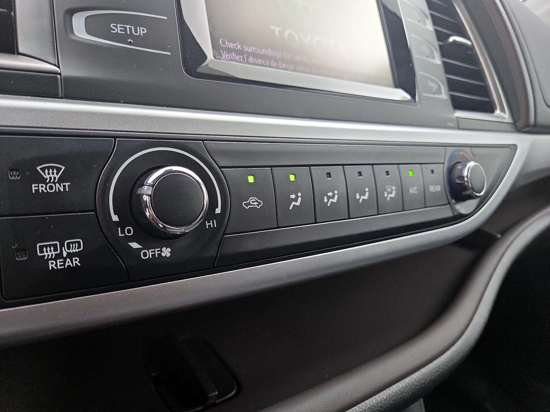 Thumbnail: 2018 Toyota Highlander - 16