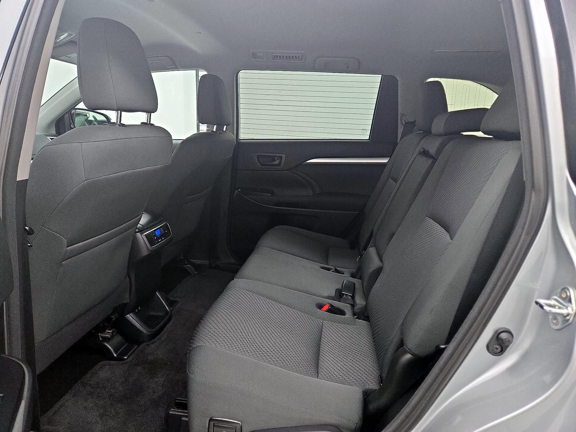 Thumbnail: 2018 Toyota Highlander - 18