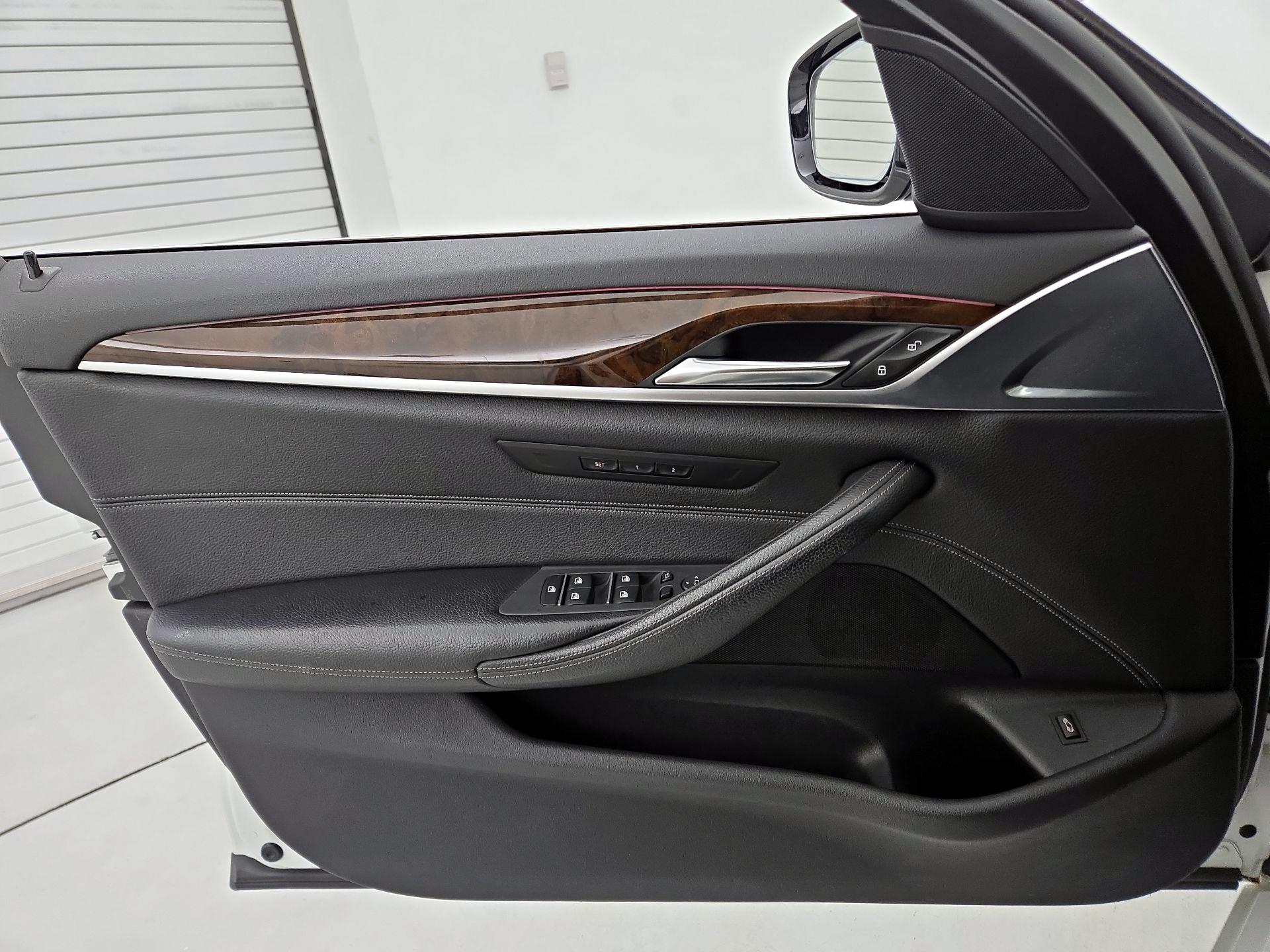 Thumbnail: 2017 BMW 5 Series - 12