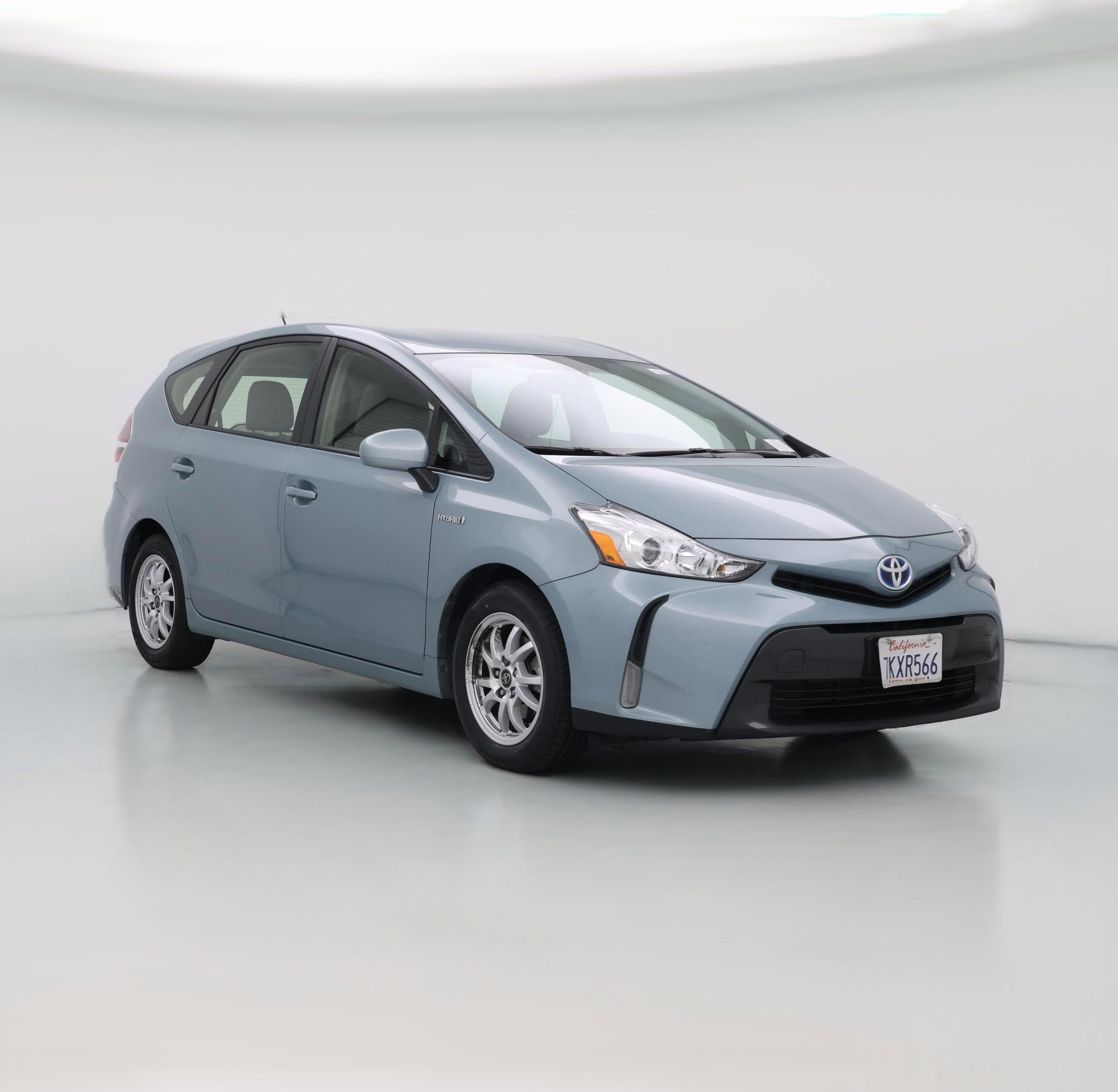 Thumbnail: 2015 Toyota Prius v - 1