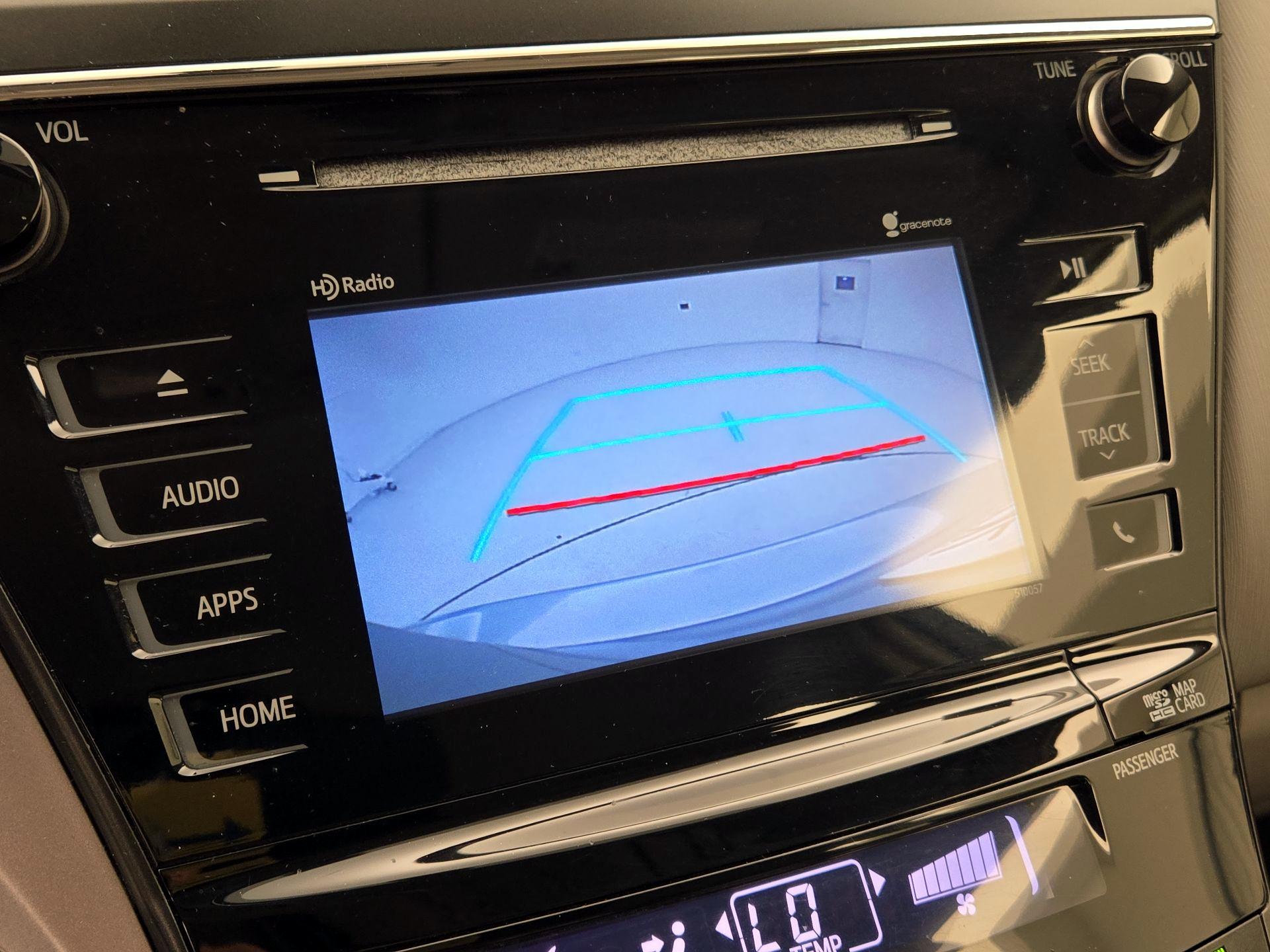 Thumbnail: 2015 Toyota Prius v - 15