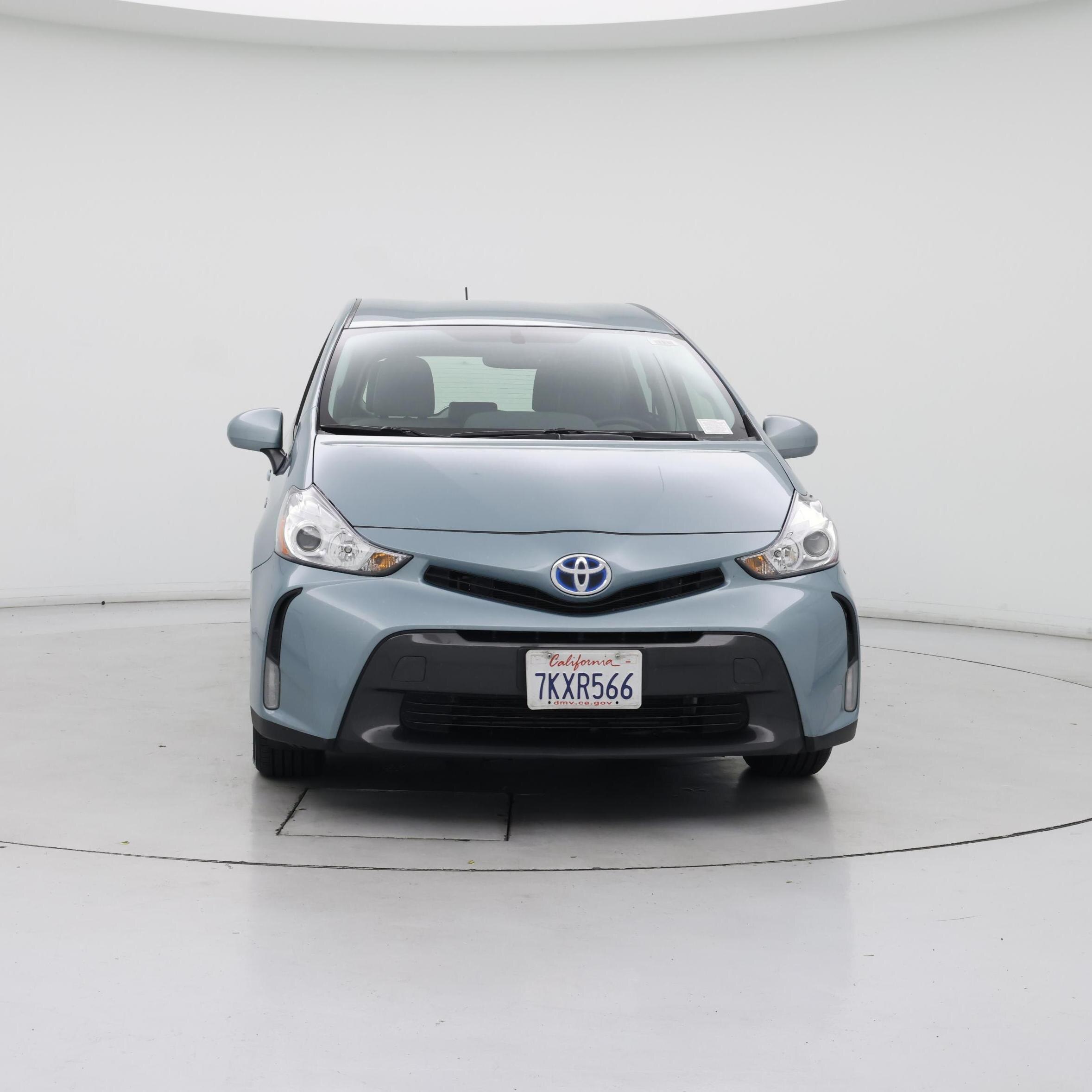 Thumbnail: 2015 Toyota Prius v - 5