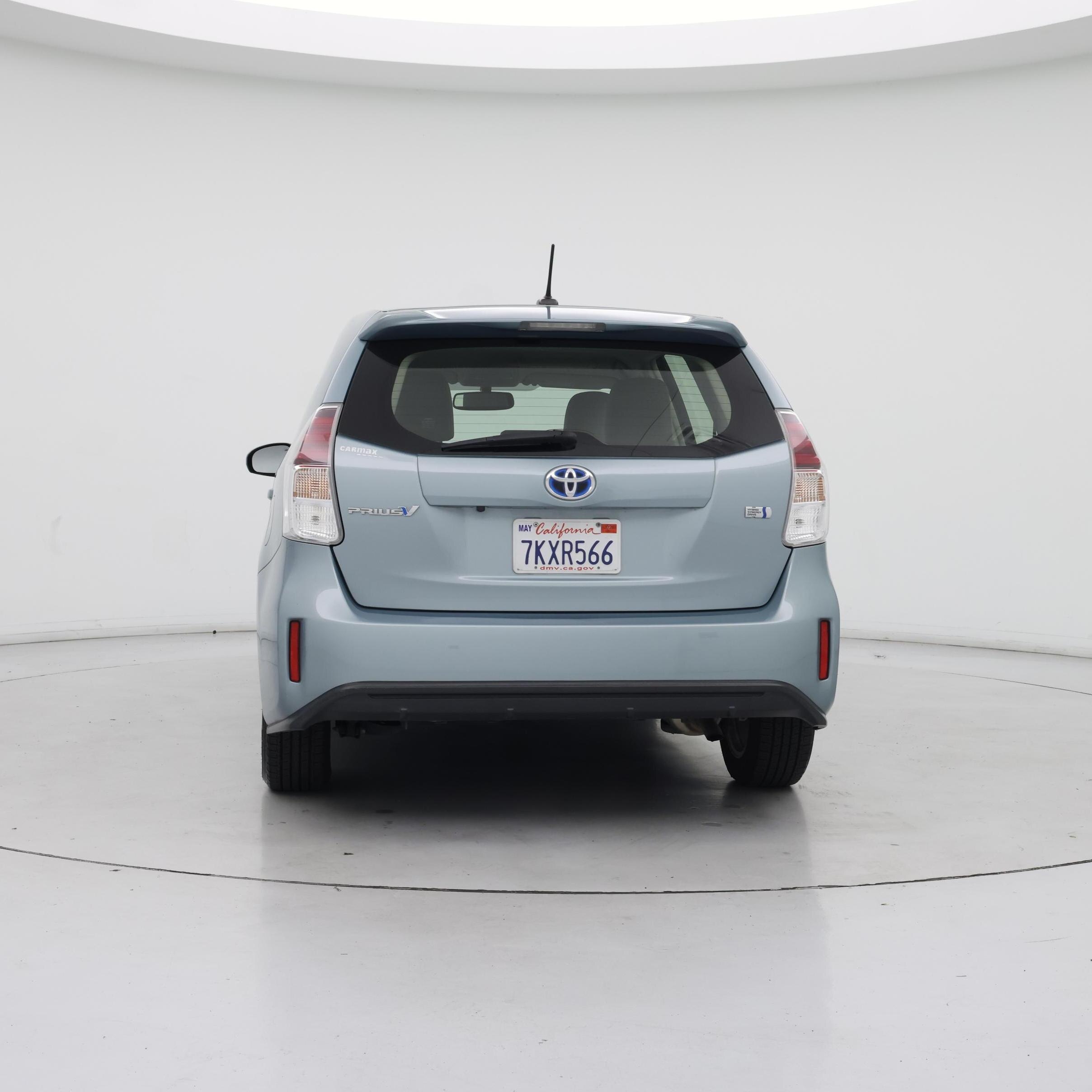 Thumbnail: 2015 Toyota Prius v - 6