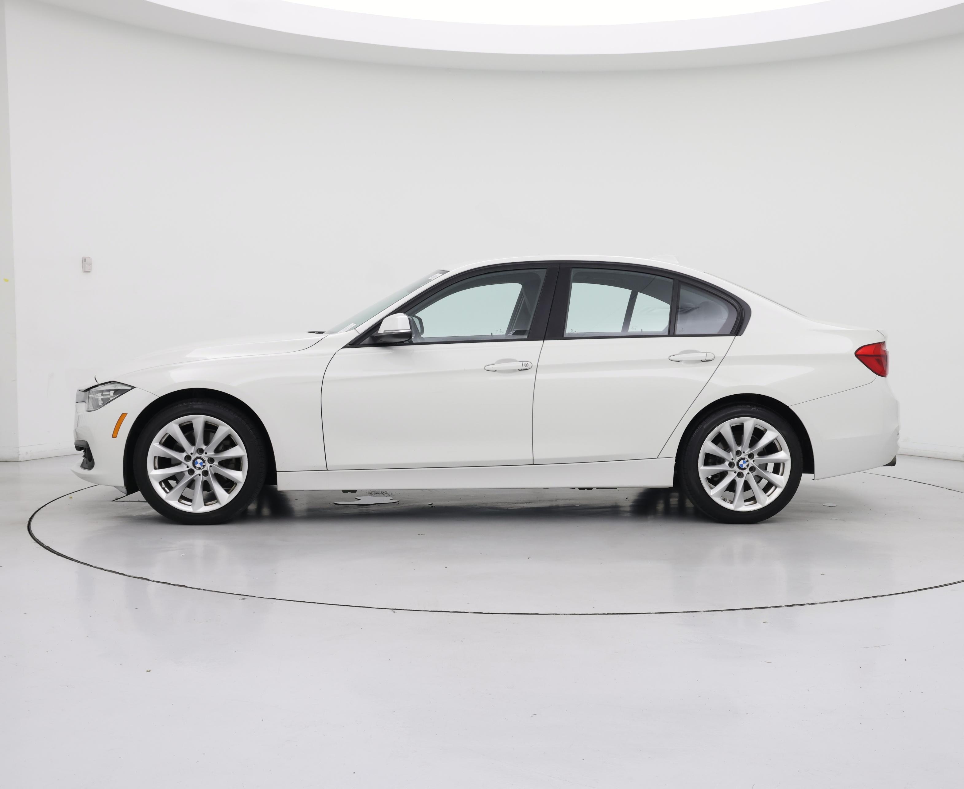 Thumbnail: 2018 BMW 3 Series - 3