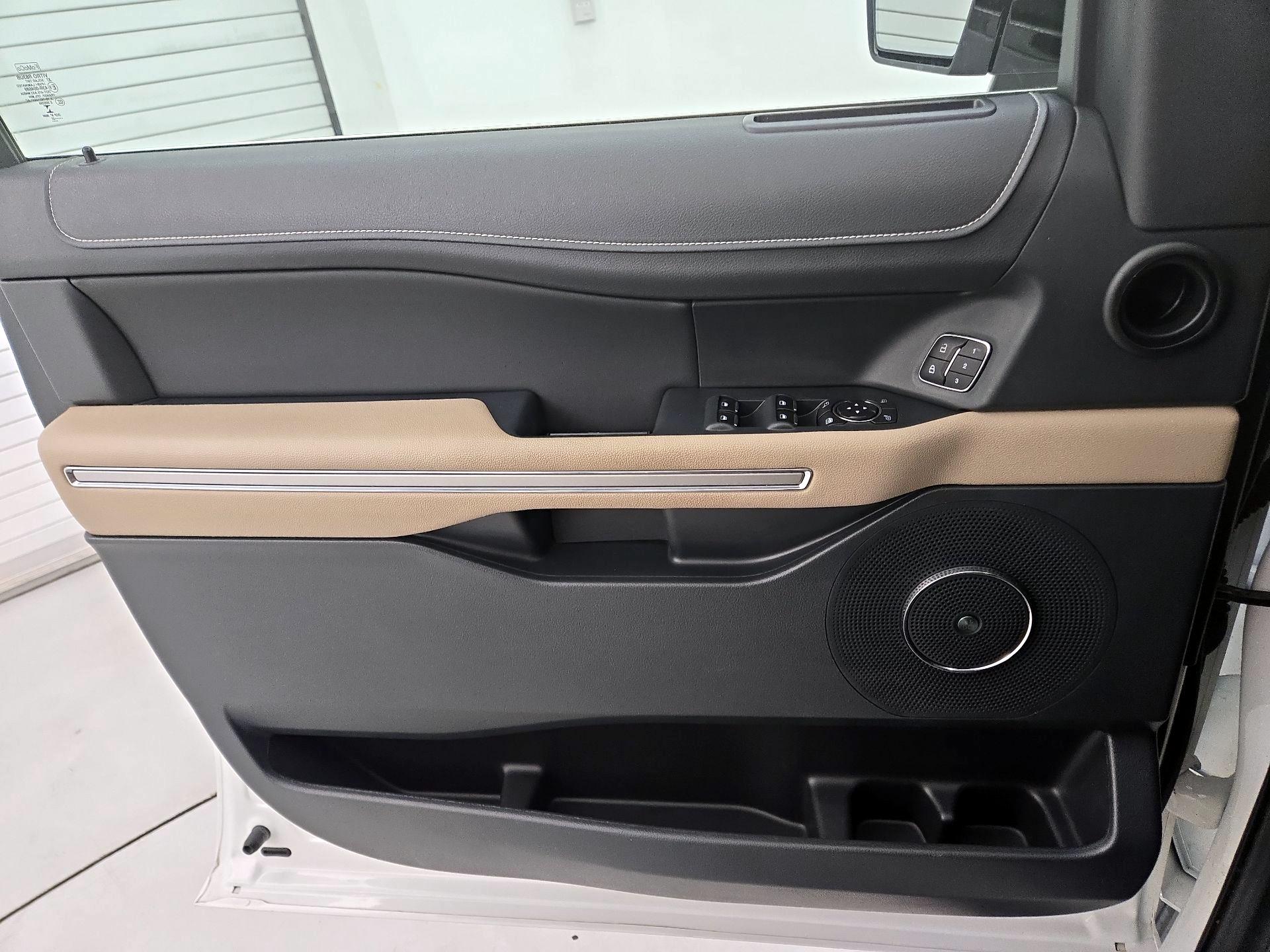 Thumbnail: 2022 Ford Expedition - 12