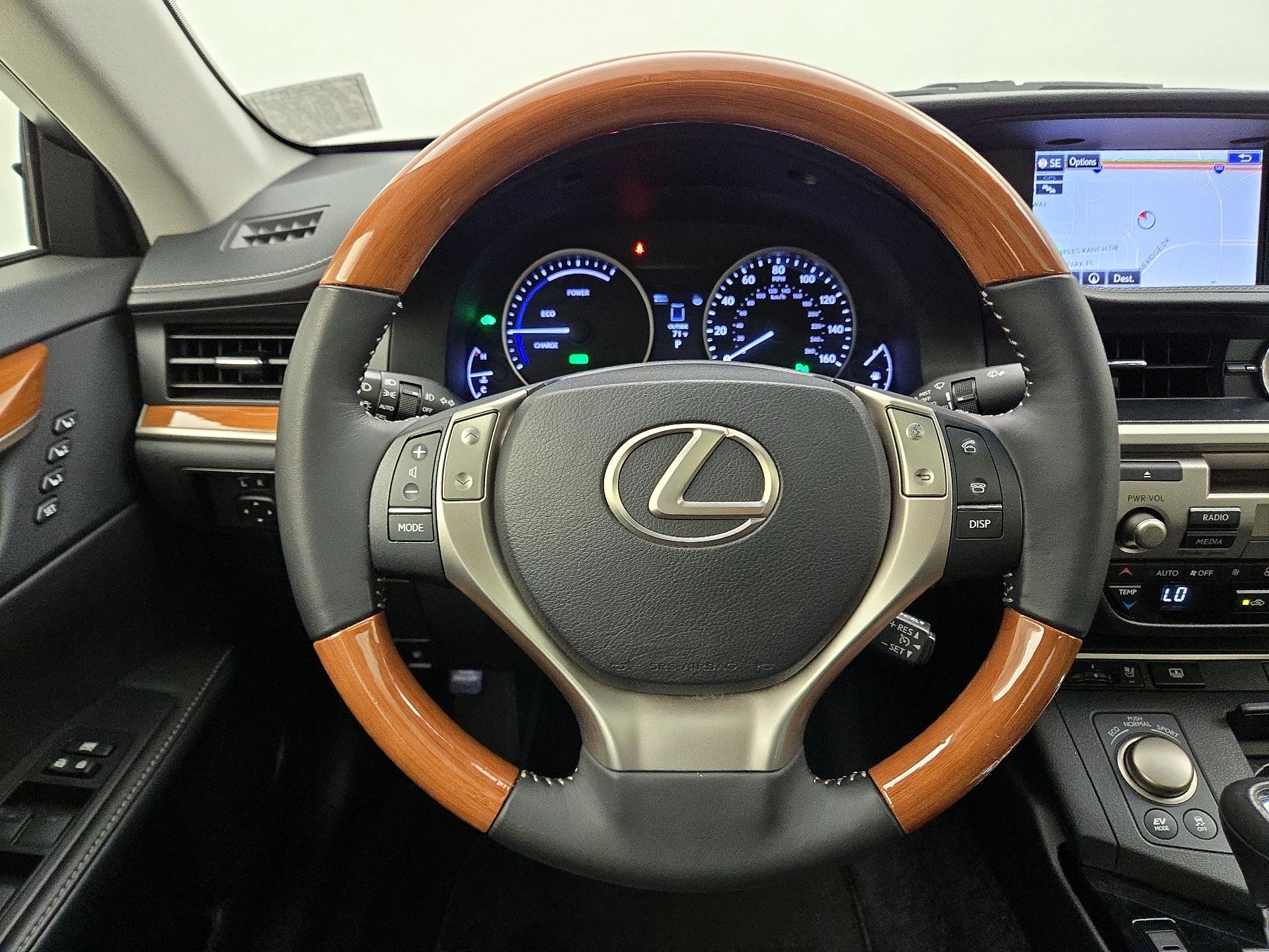 Thumbnail: 2015 Lexus ES - 10