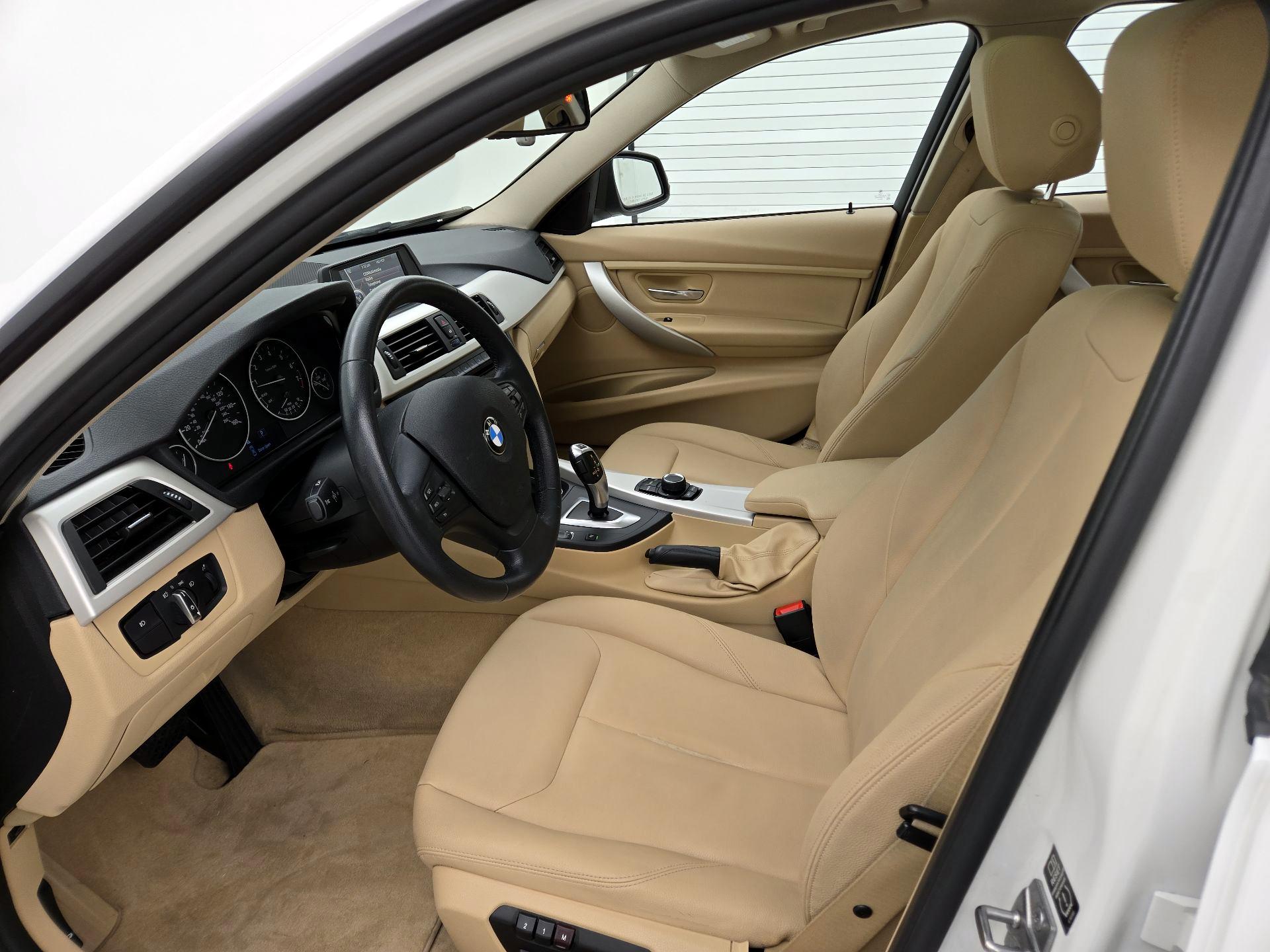 Thumbnail: 2014 BMW 3 Series - 11