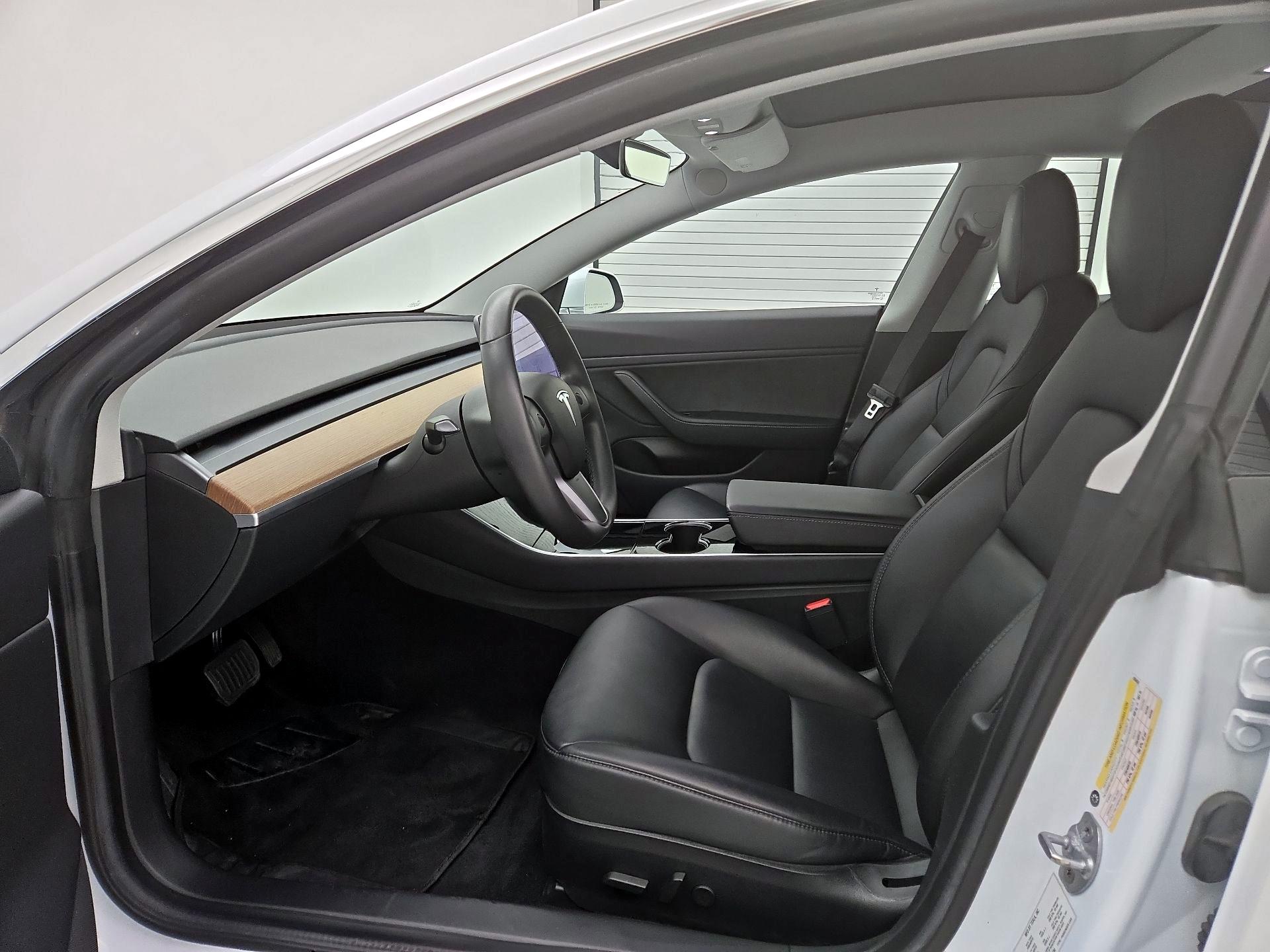 Thumbnail: 2019 Tesla Model 3 - 11