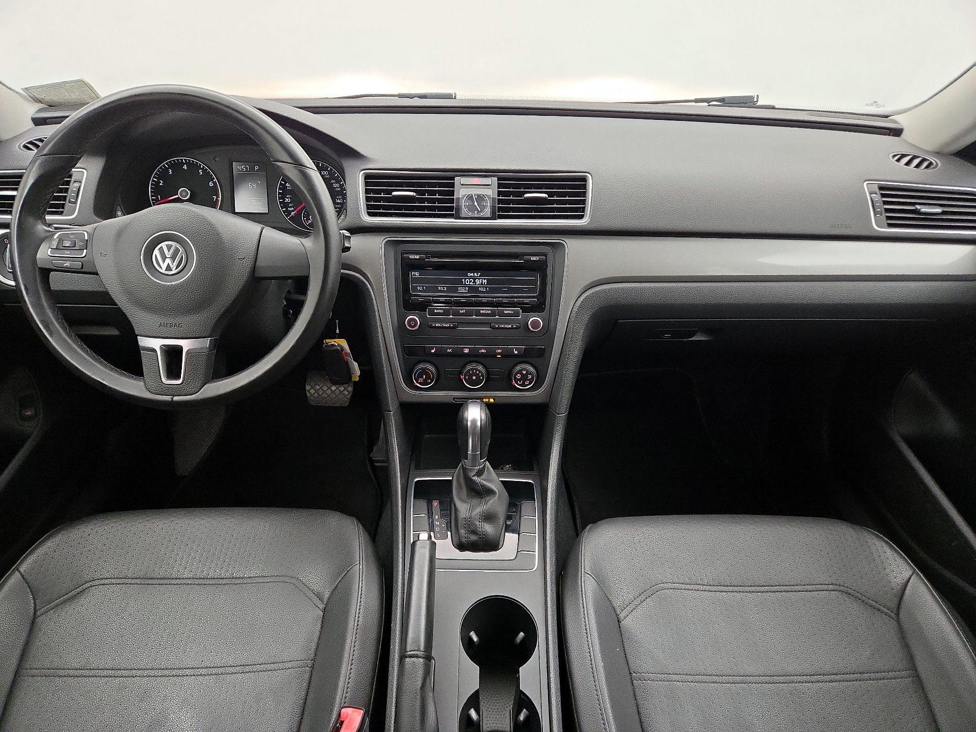 Thumbnail: 2015 Volkswagen Passat - 9
