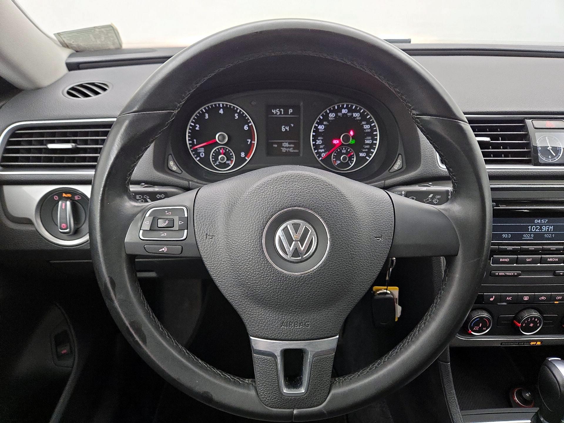 Thumbnail: 2015 Volkswagen Passat - 10