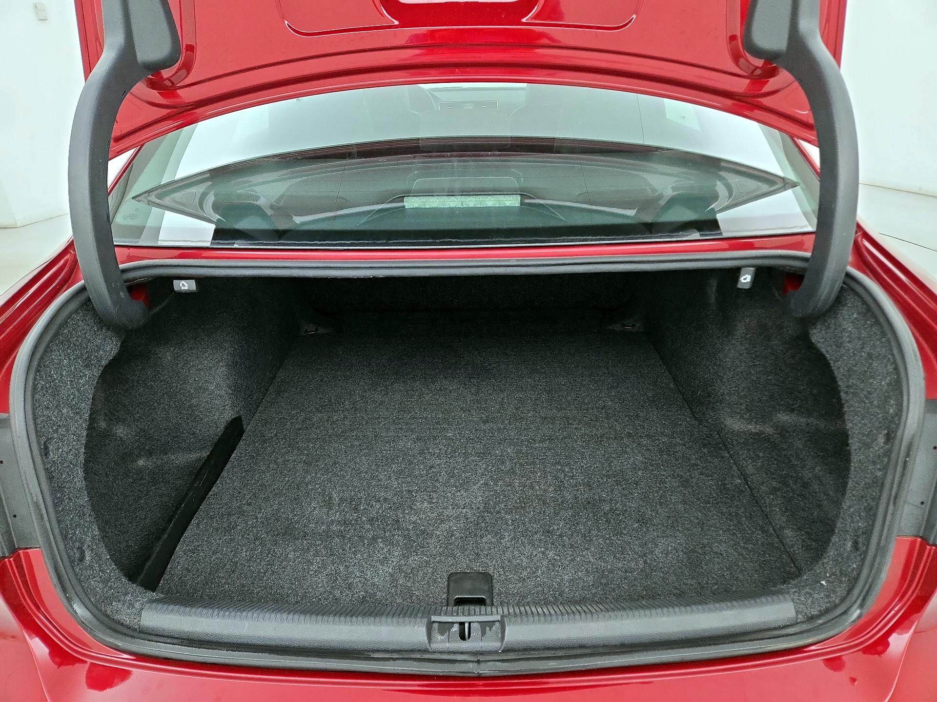 Thumbnail: 2015 Volkswagen Passat - 18
