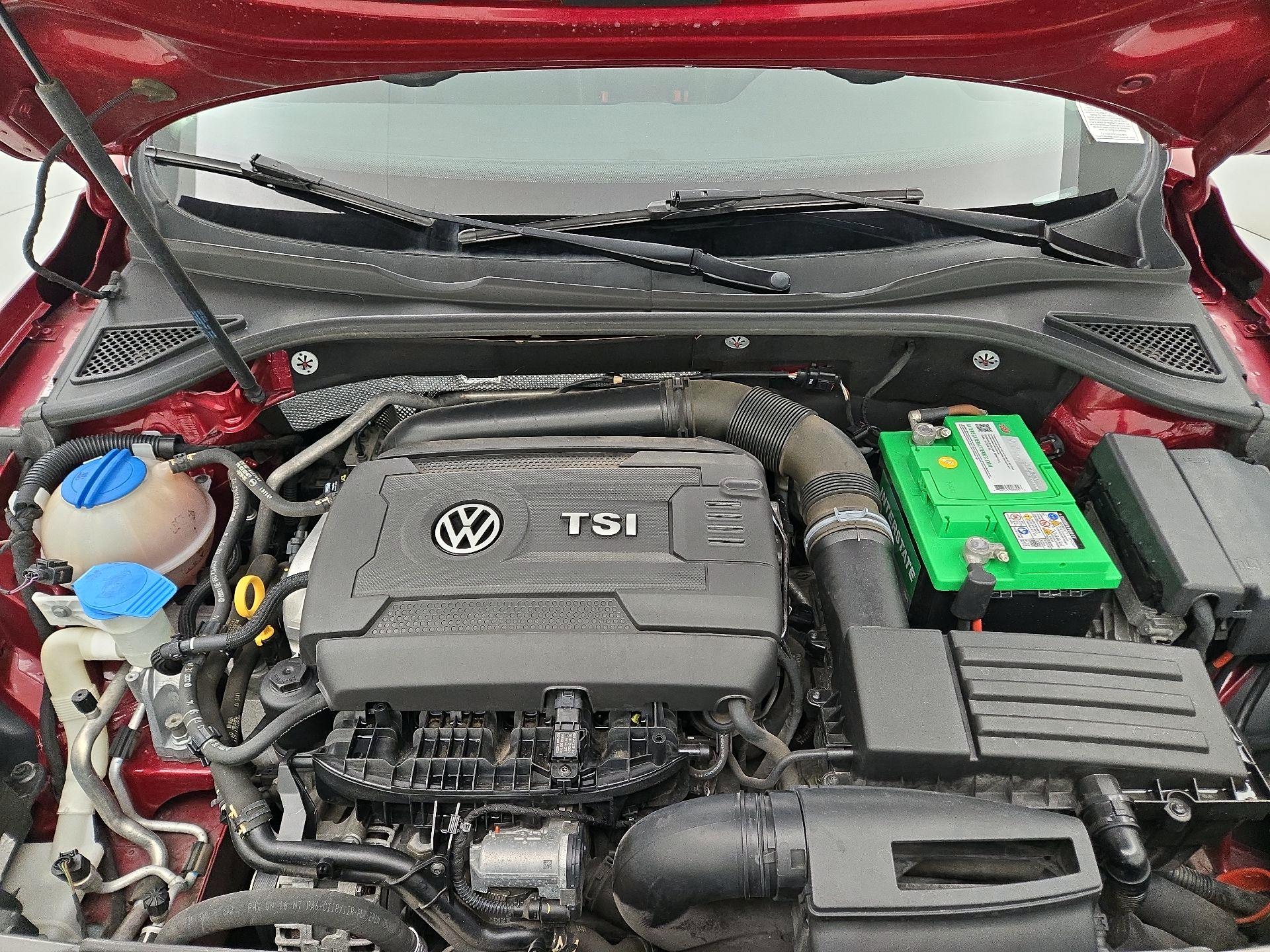 Thumbnail: 2015 Volkswagen Passat - 19