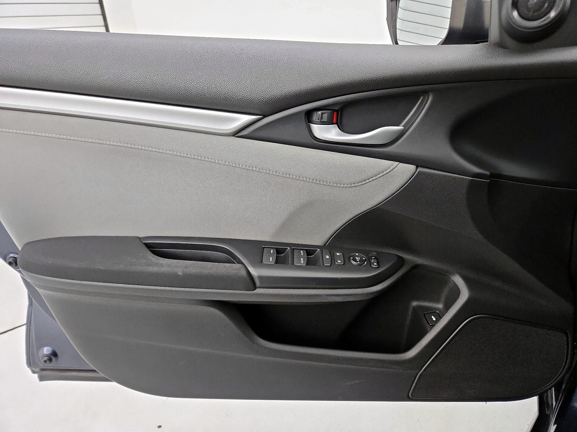 Thumbnail: 2016 Honda Civic - 12