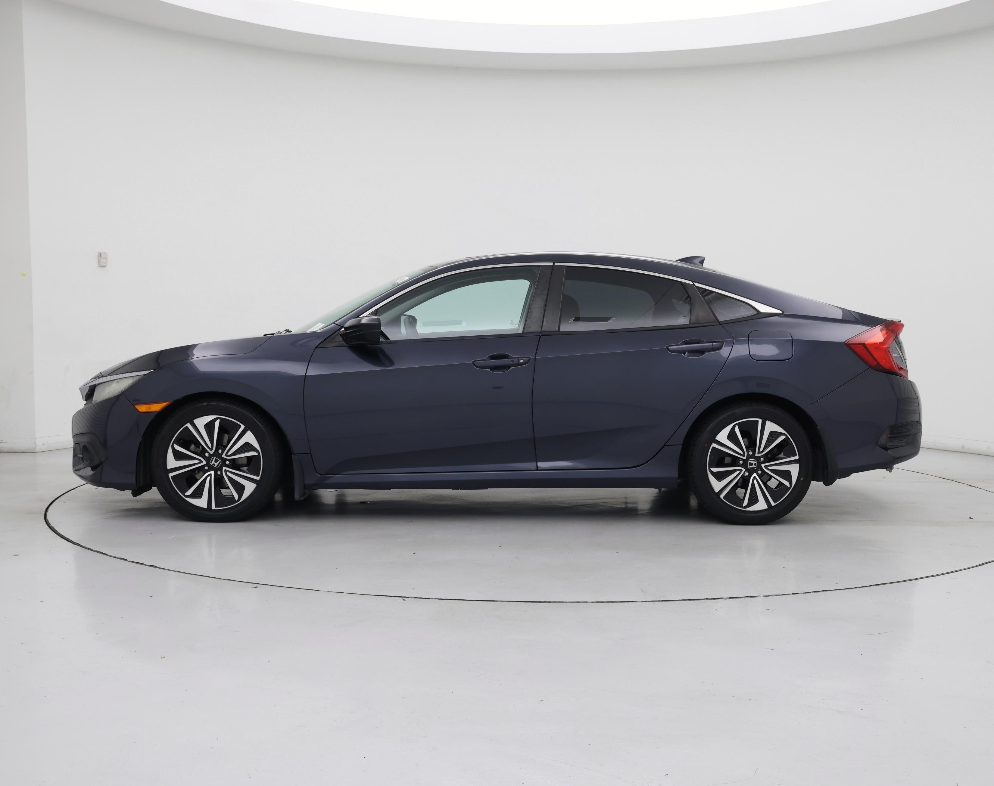 Thumbnail: 2016 Honda Civic - 3