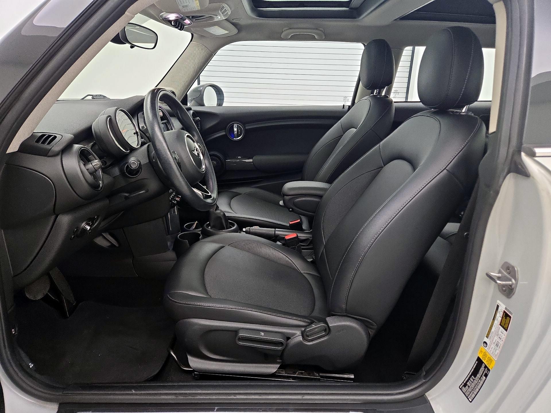 Thumbnail: 2017 MINI Cooper Hardtop - 11