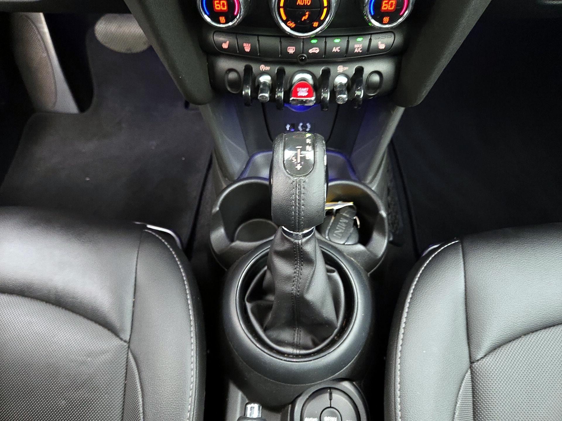 Thumbnail: 2017 MINI Cooper Hardtop - 17
