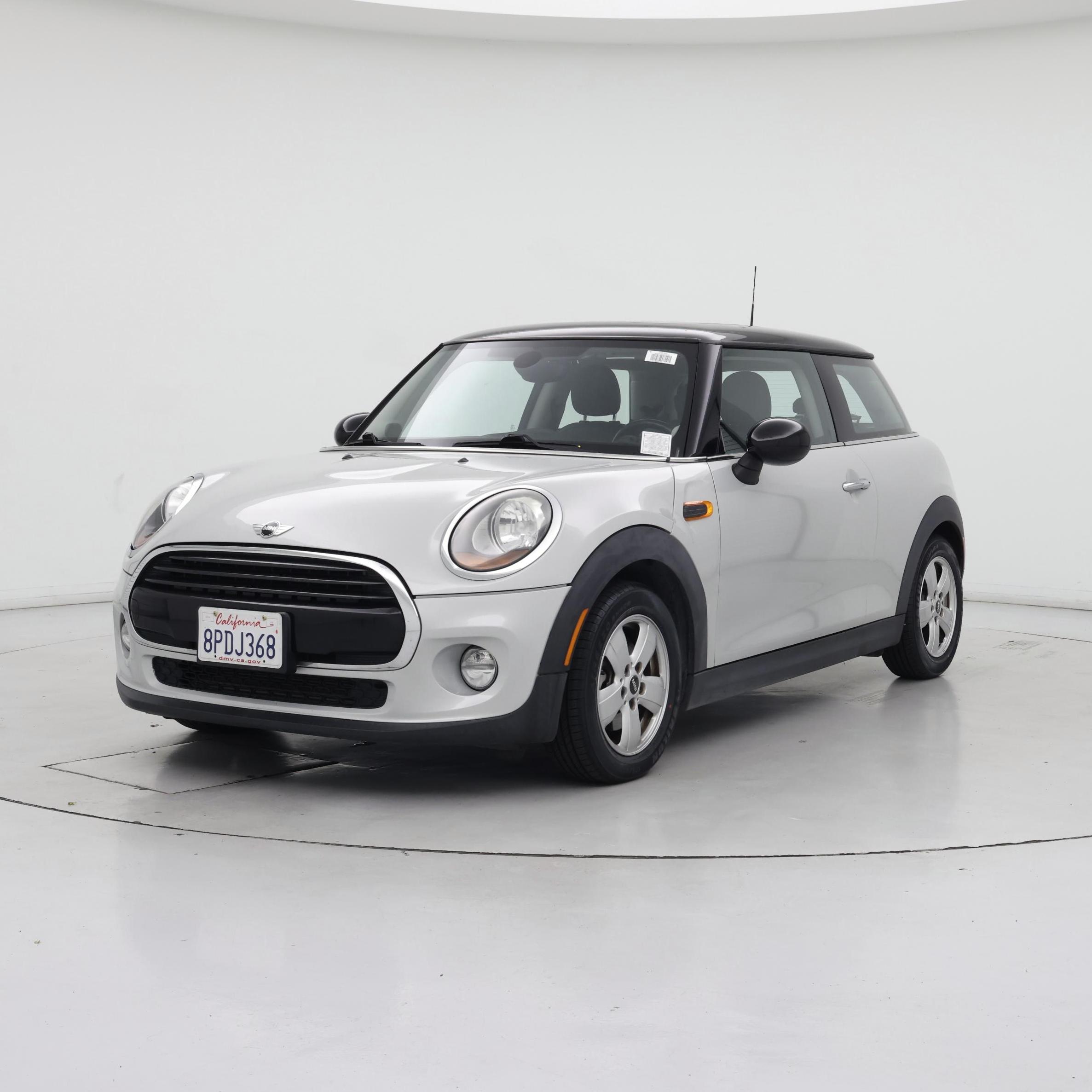 Thumbnail: 2017 MINI Cooper Hardtop - 4