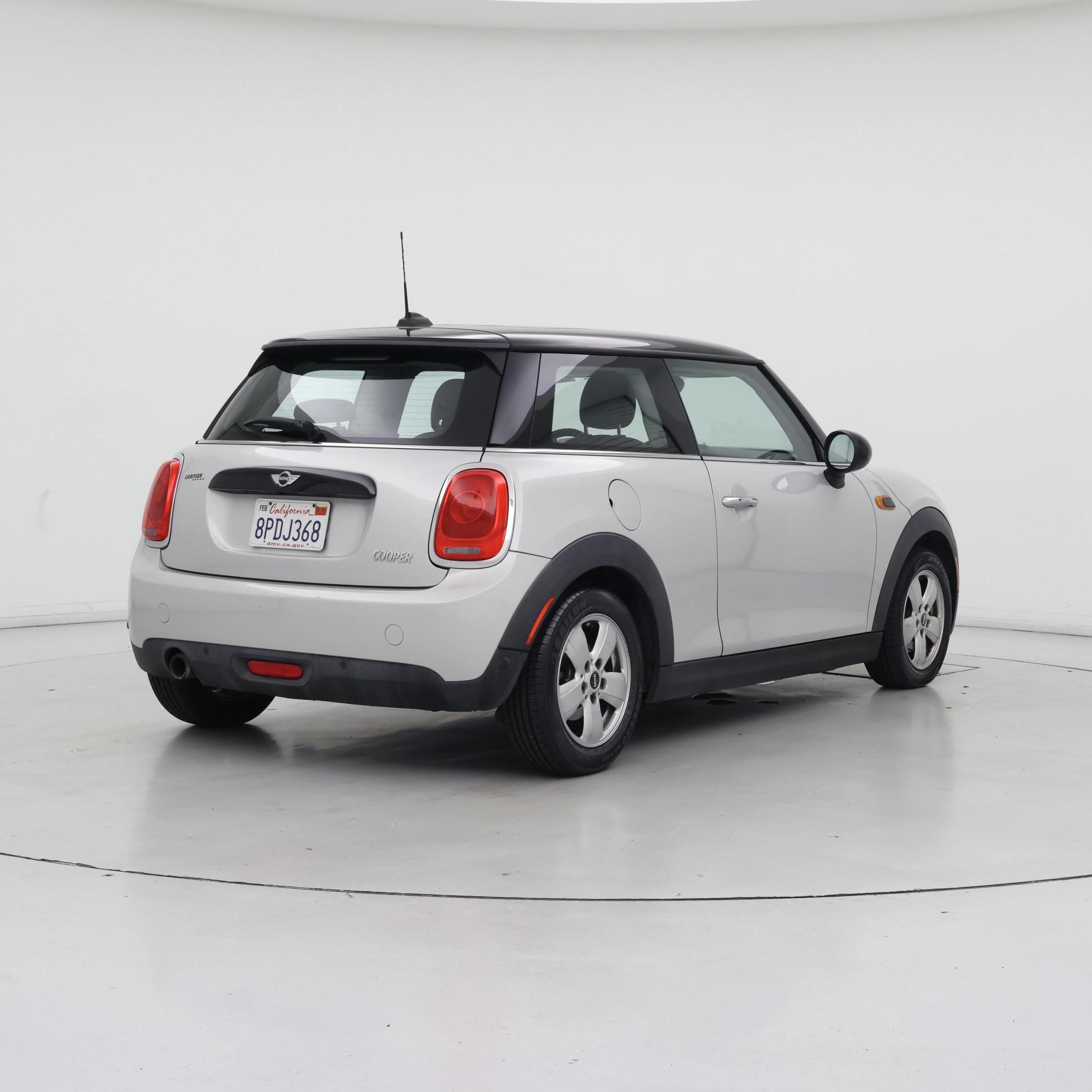 Thumbnail: 2017 MINI Cooper Hardtop - 8