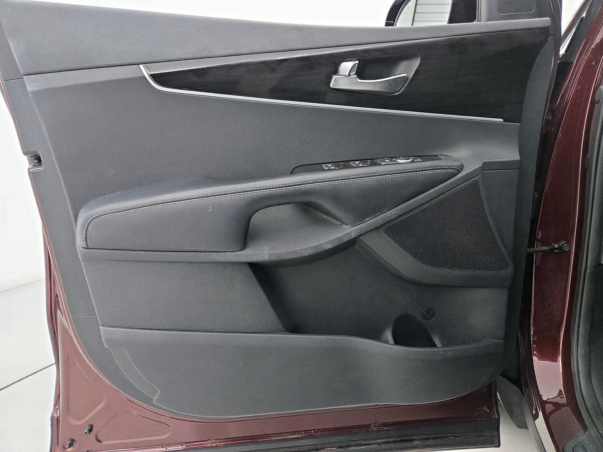 Thumbnail: 2019 Kia Sorento - 12