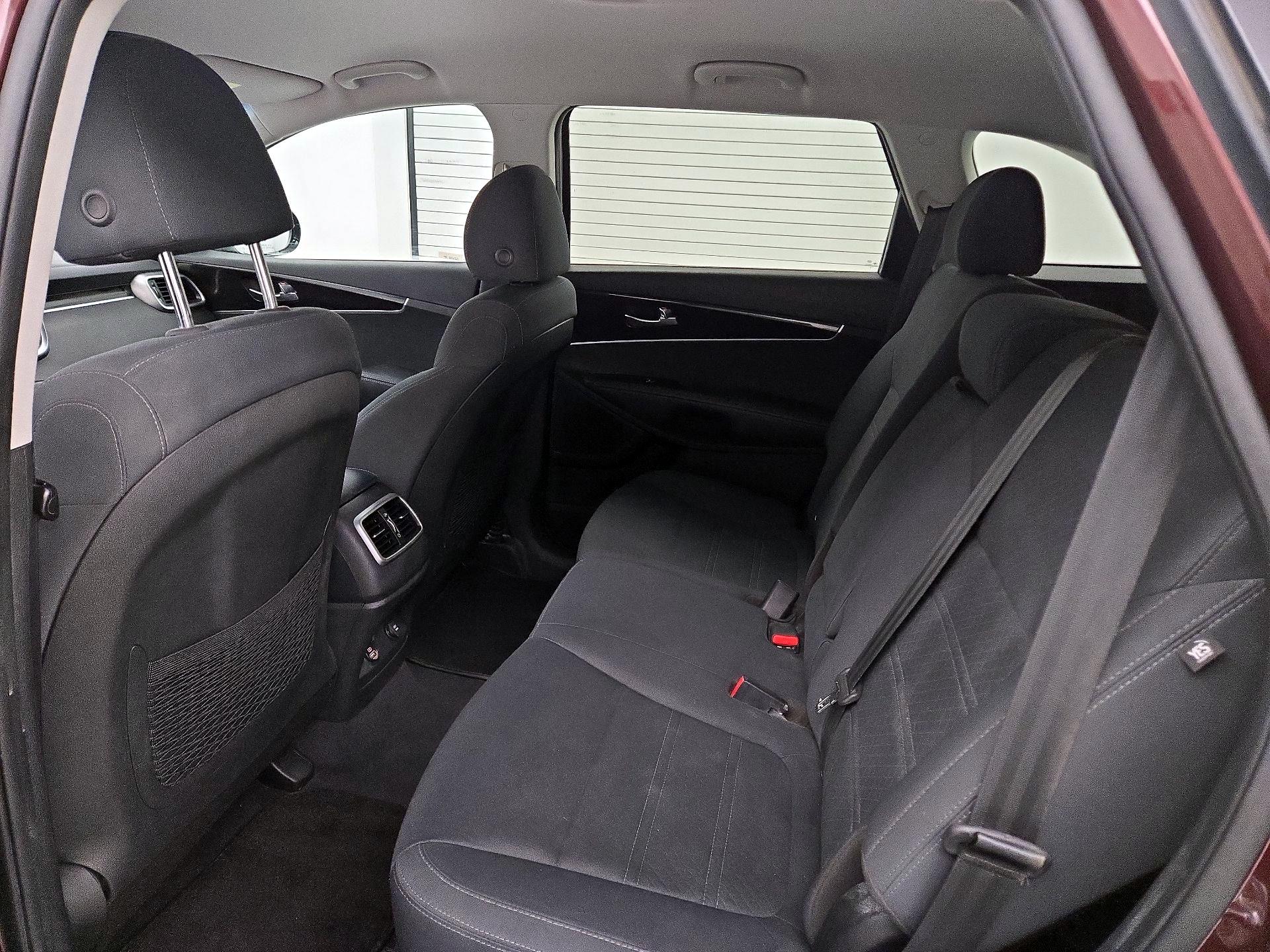 Thumbnail: 2019 Kia Sorento - 18