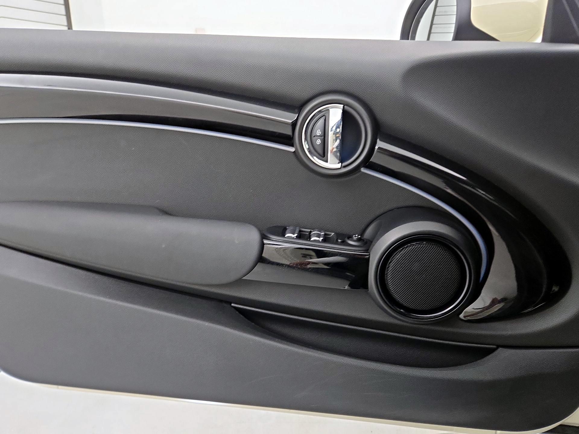 Thumbnail: 2022 MINI Cooper - 12