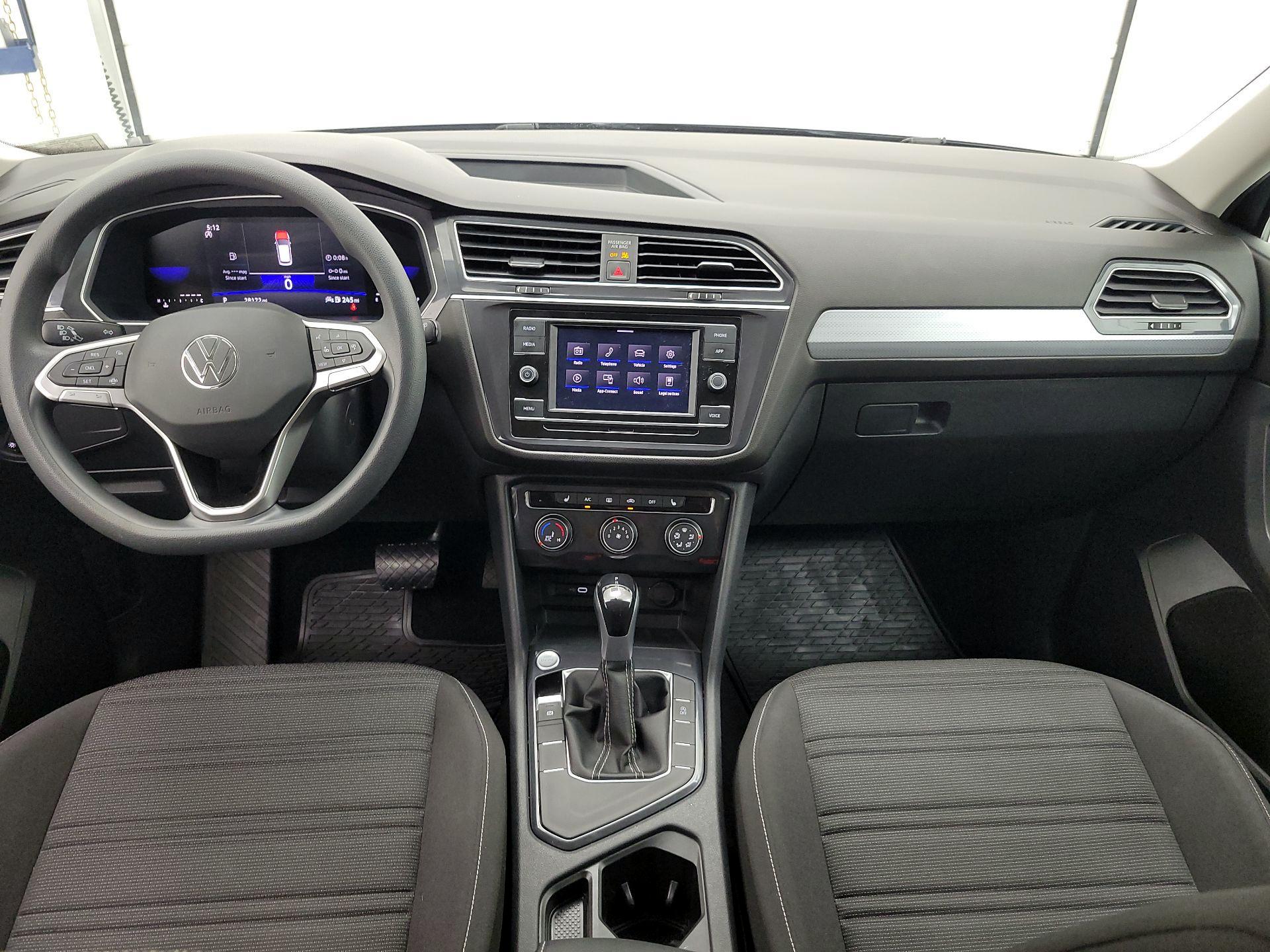Thumbnail: 2023 Volkswagen Tiguan - 9