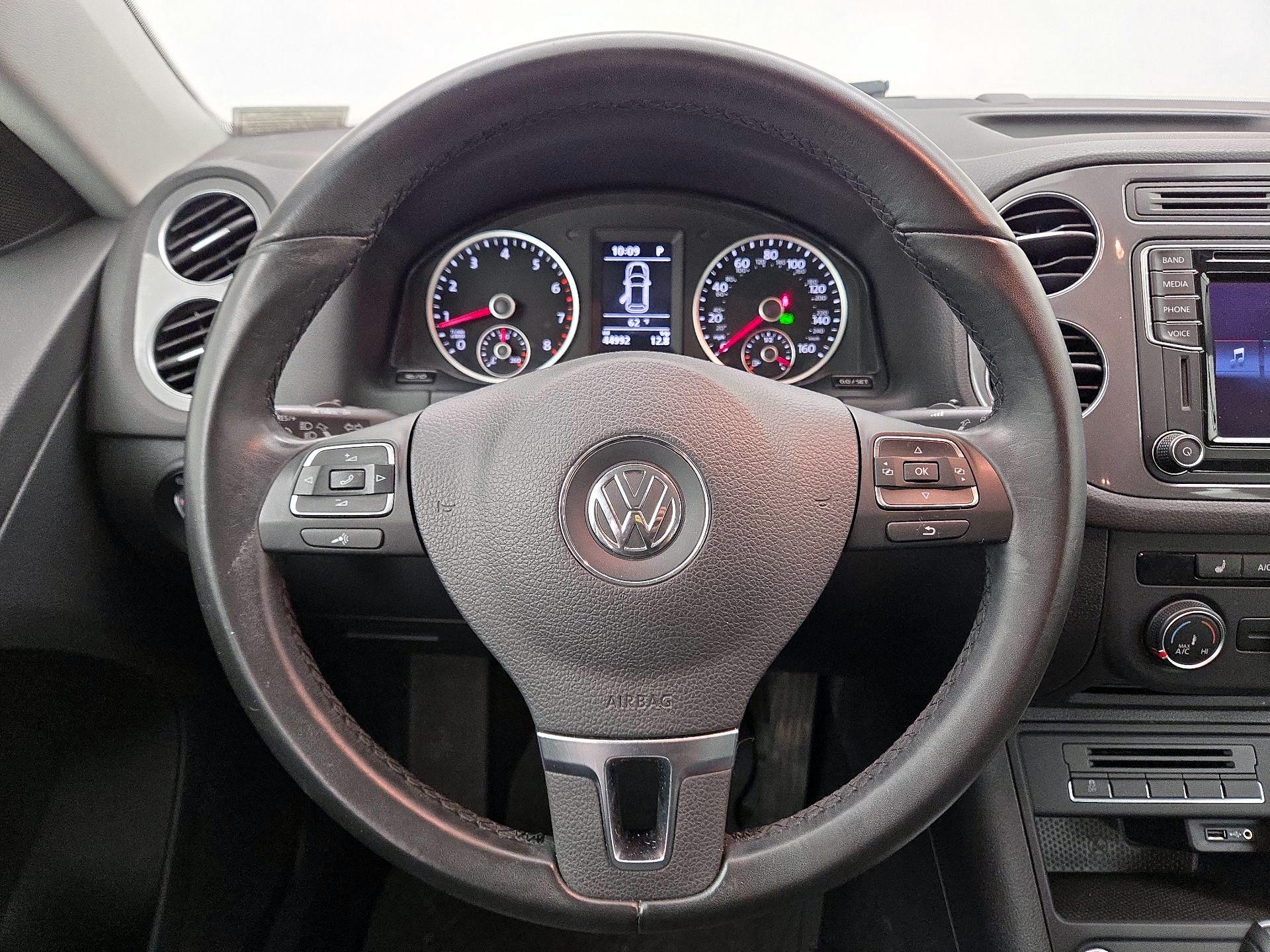 Thumbnail: 2017 Volkswagen Tiguan - 10