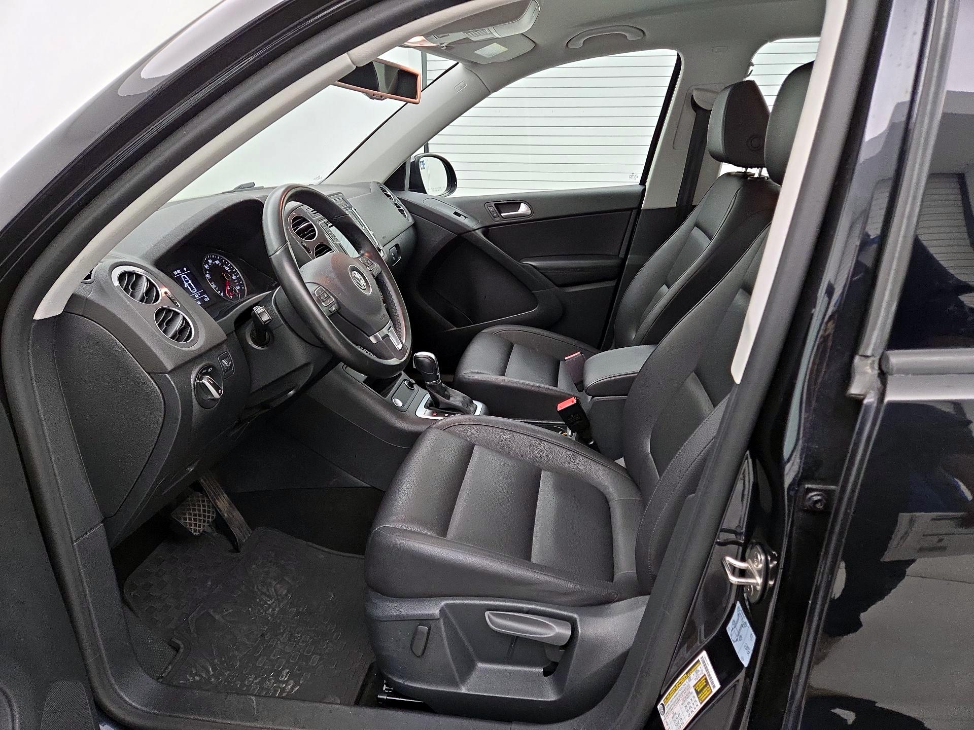 Thumbnail: 2017 Volkswagen Tiguan - 11