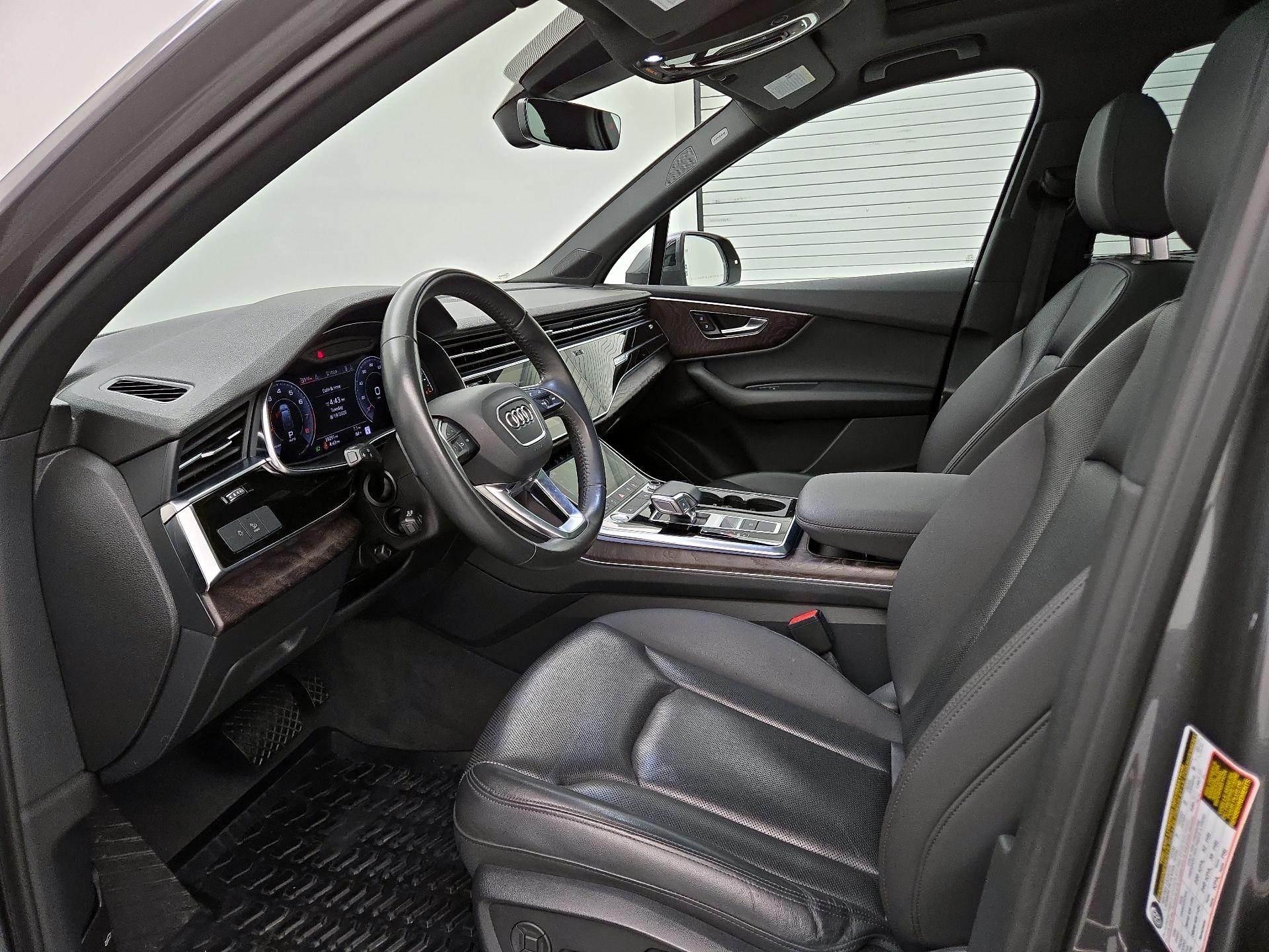 Thumbnail: 2020 Audi Q7 - 11