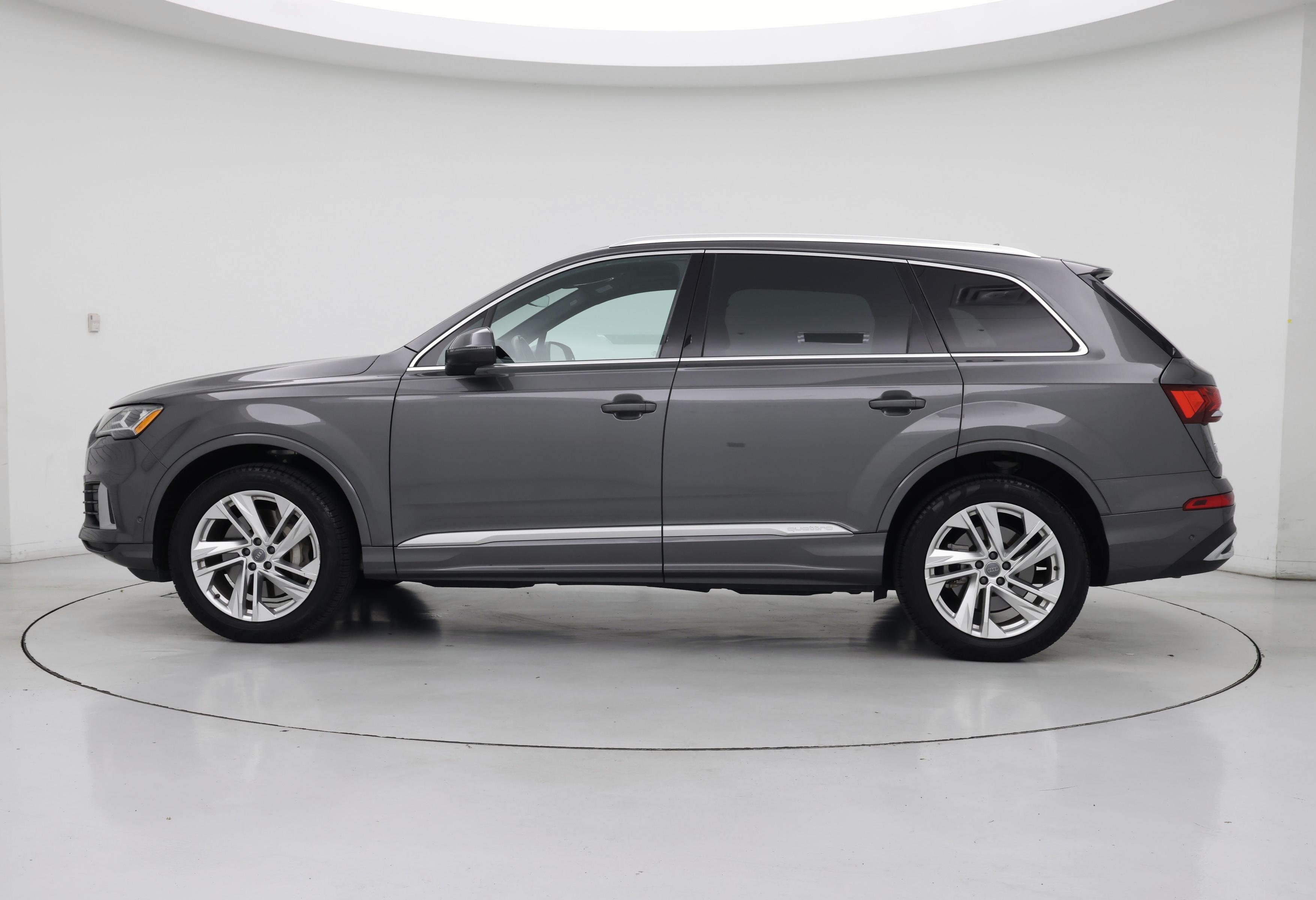 Thumbnail: 2020 Audi Q7 - 3