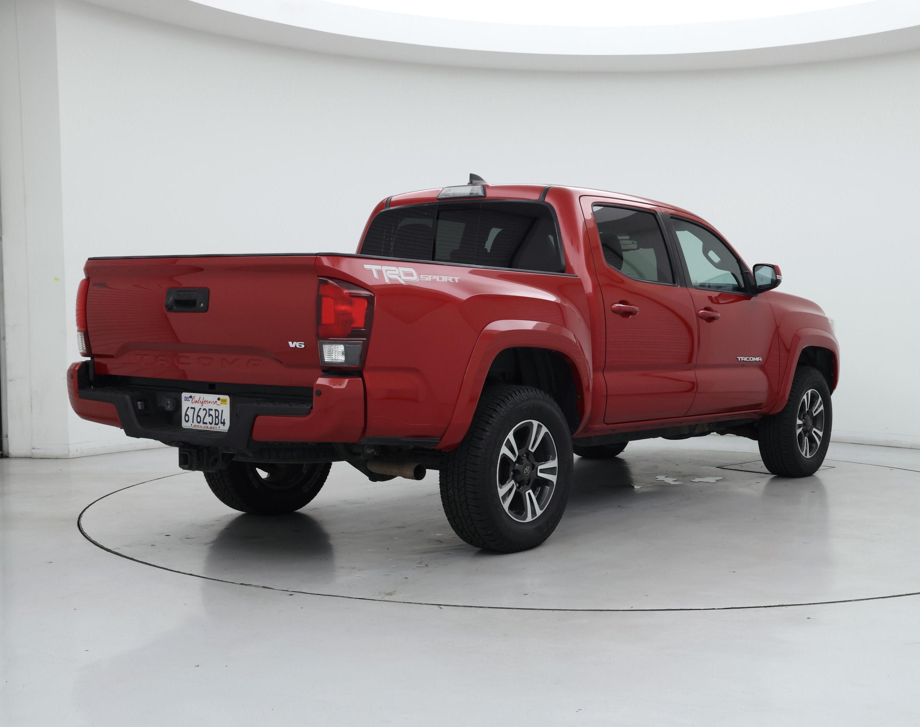 Thumbnail: 2018 Toyota Tacoma - 8