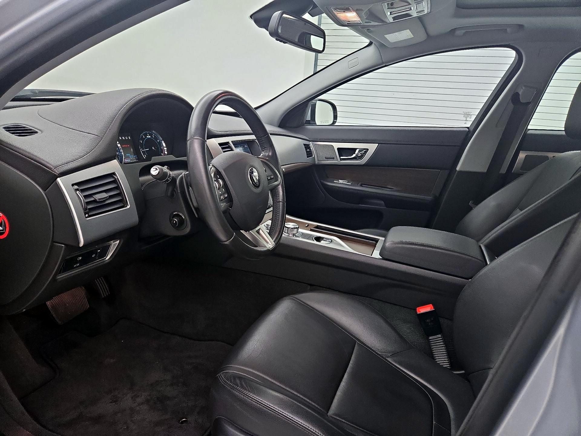 Thumbnail: 2015 Jaguar XF - 11