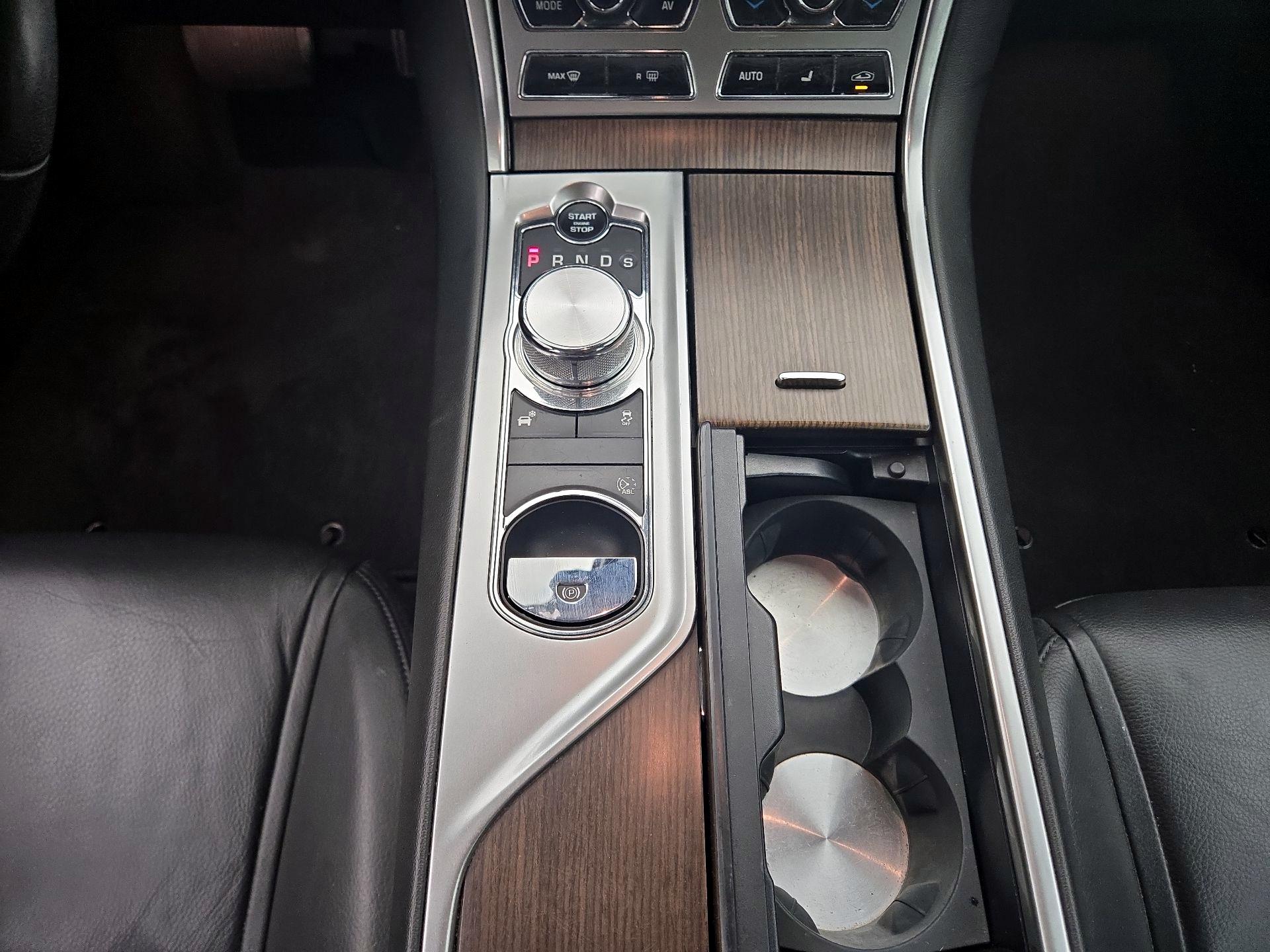 Thumbnail: 2015 Jaguar XF - 17